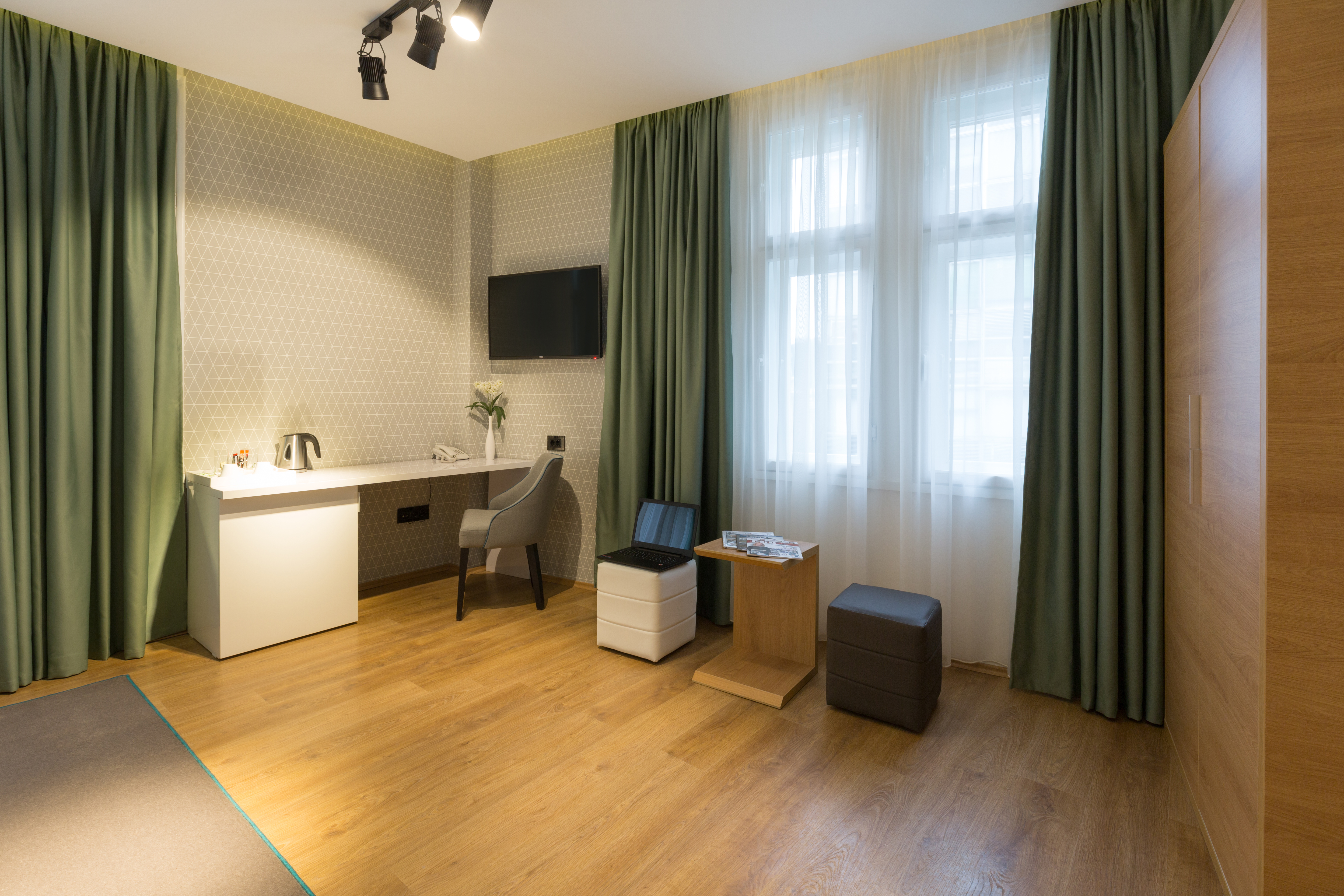 Double or Twin Executive