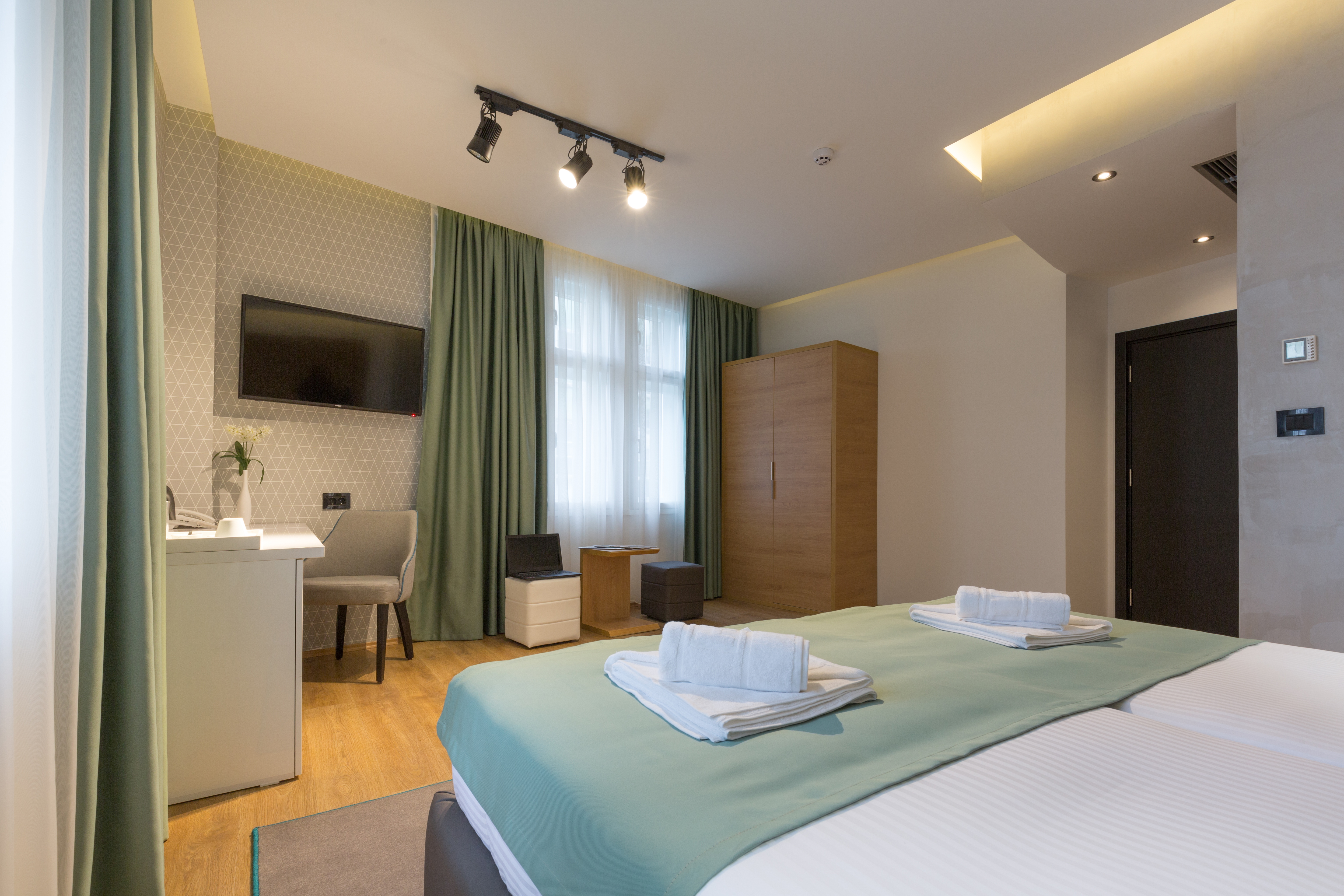 Double or Twin Executive