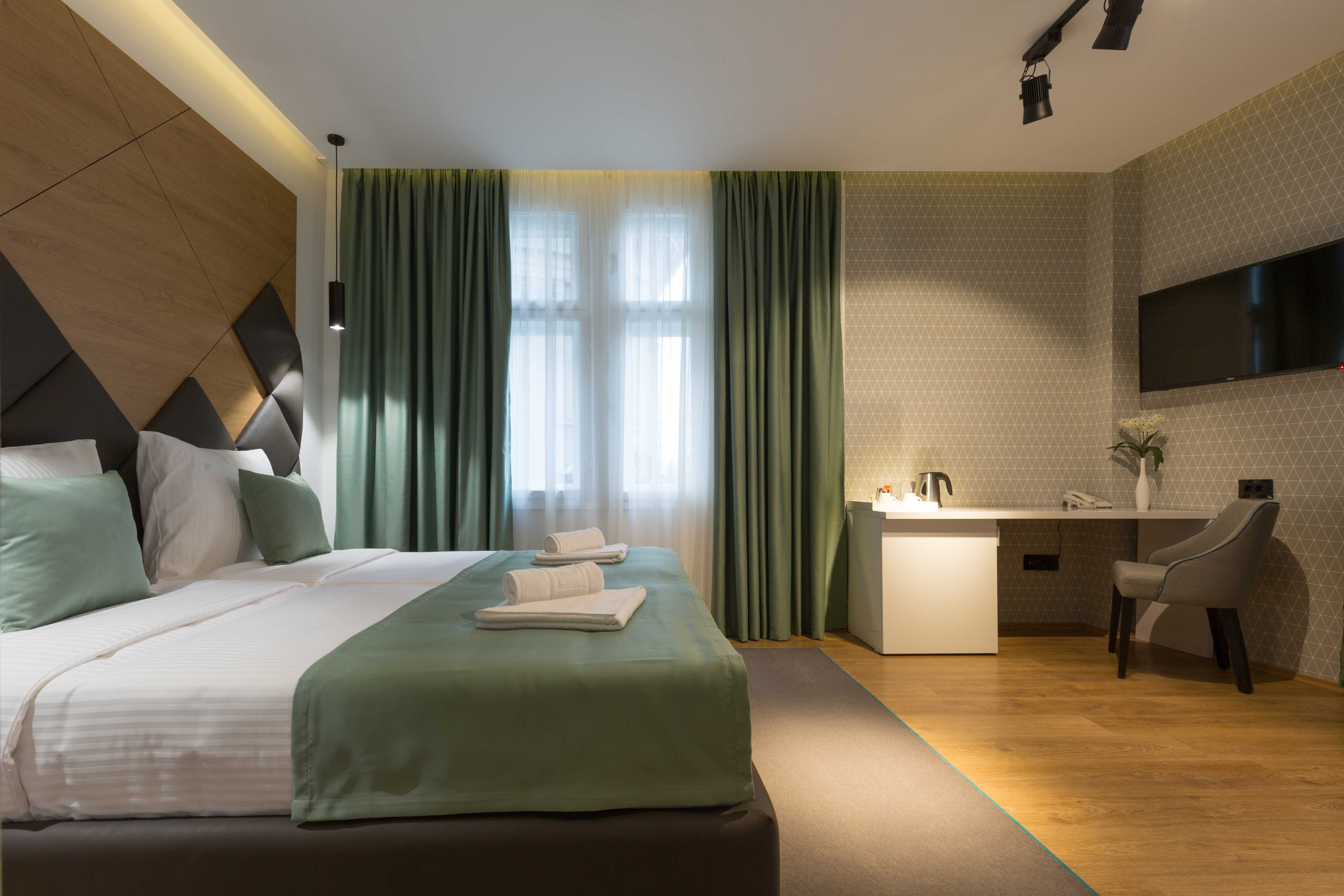 Double or Twin Executive