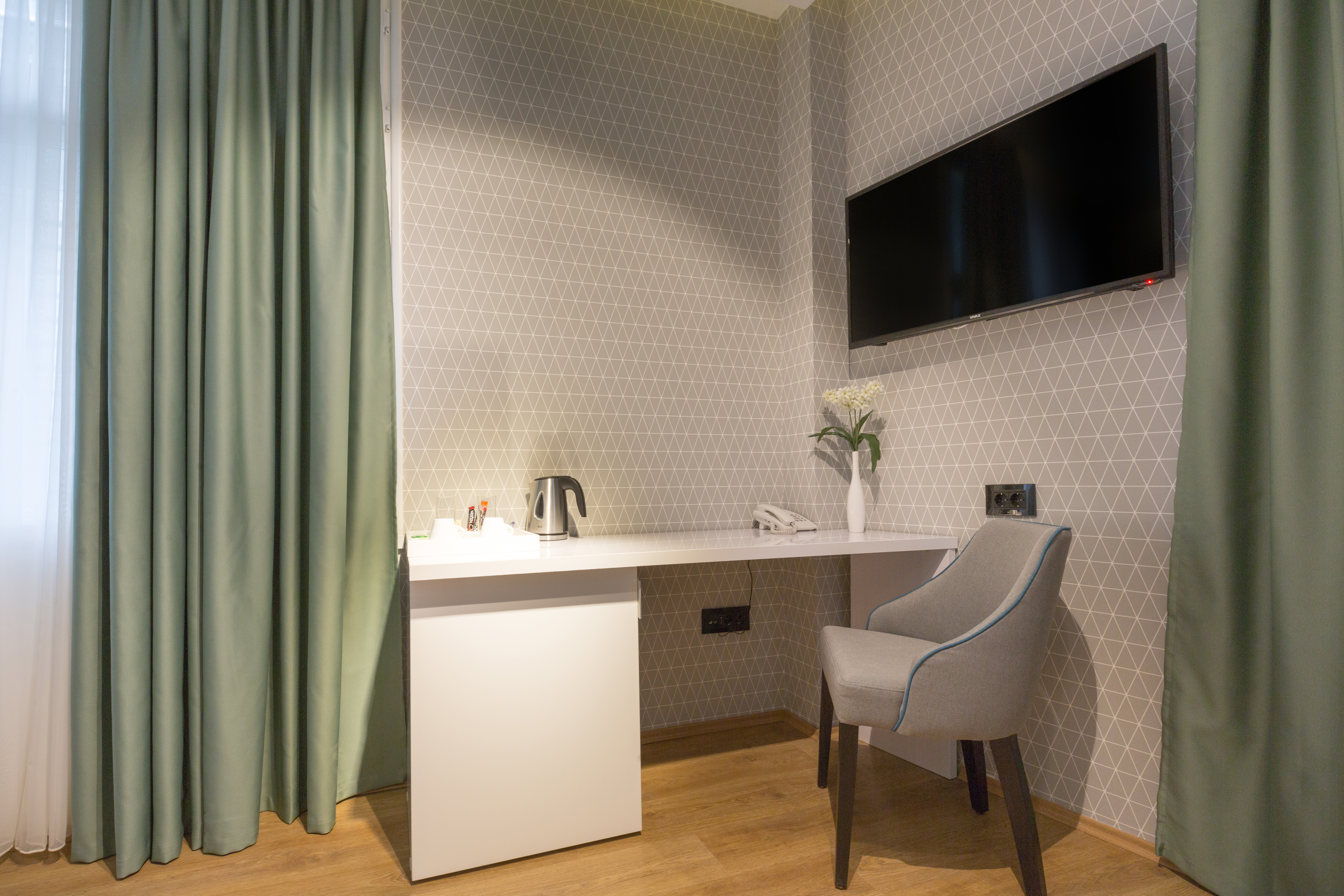 Double Single Executive