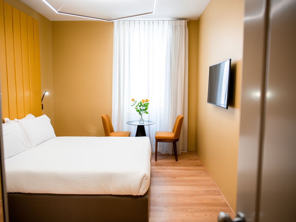 Double Deluxe King Bed