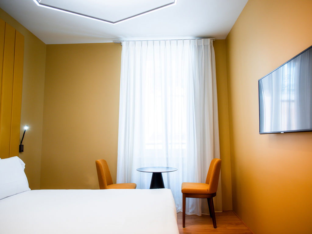 Double Deluxe King Bed