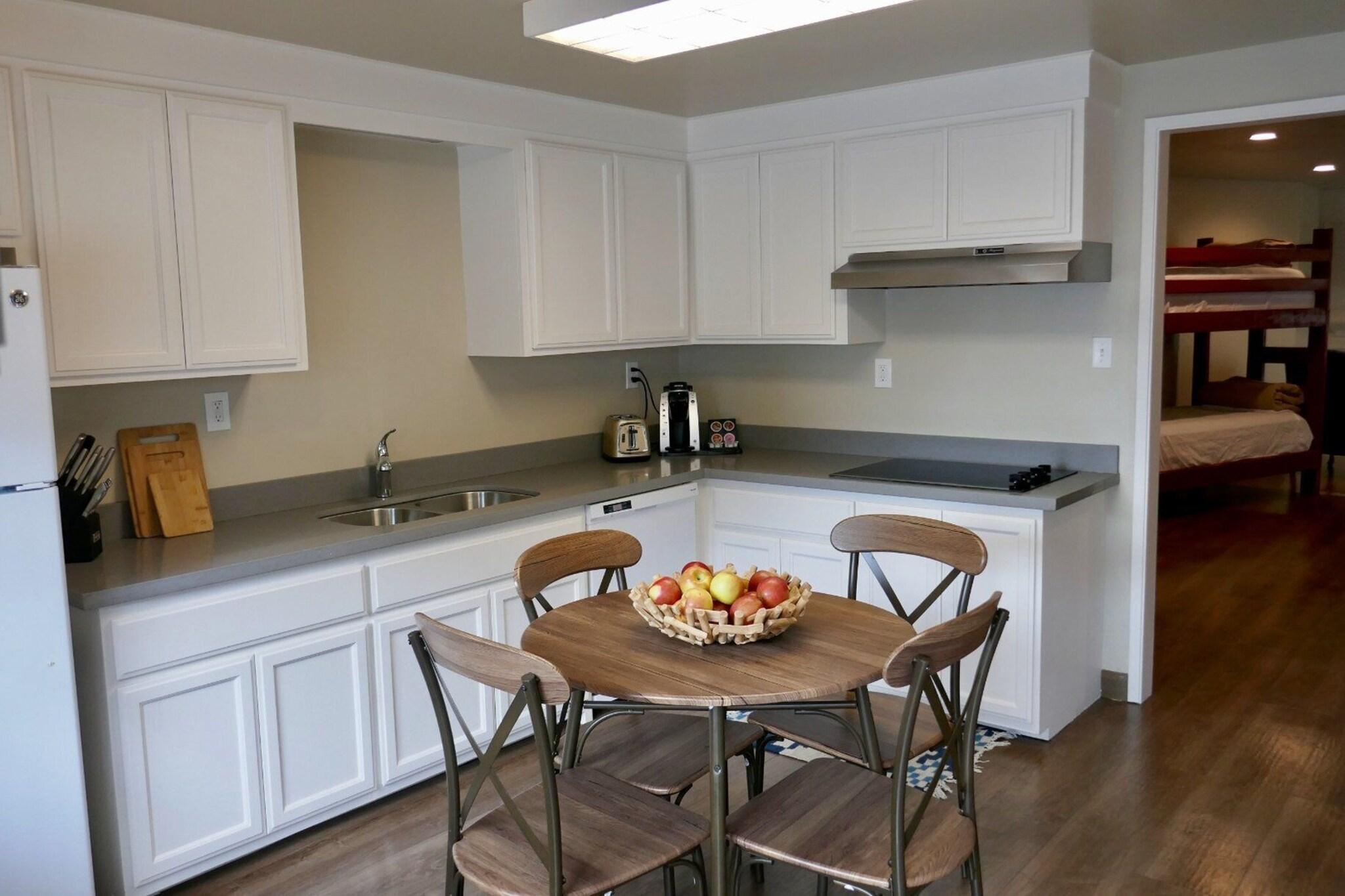 Suite with Kitchenette