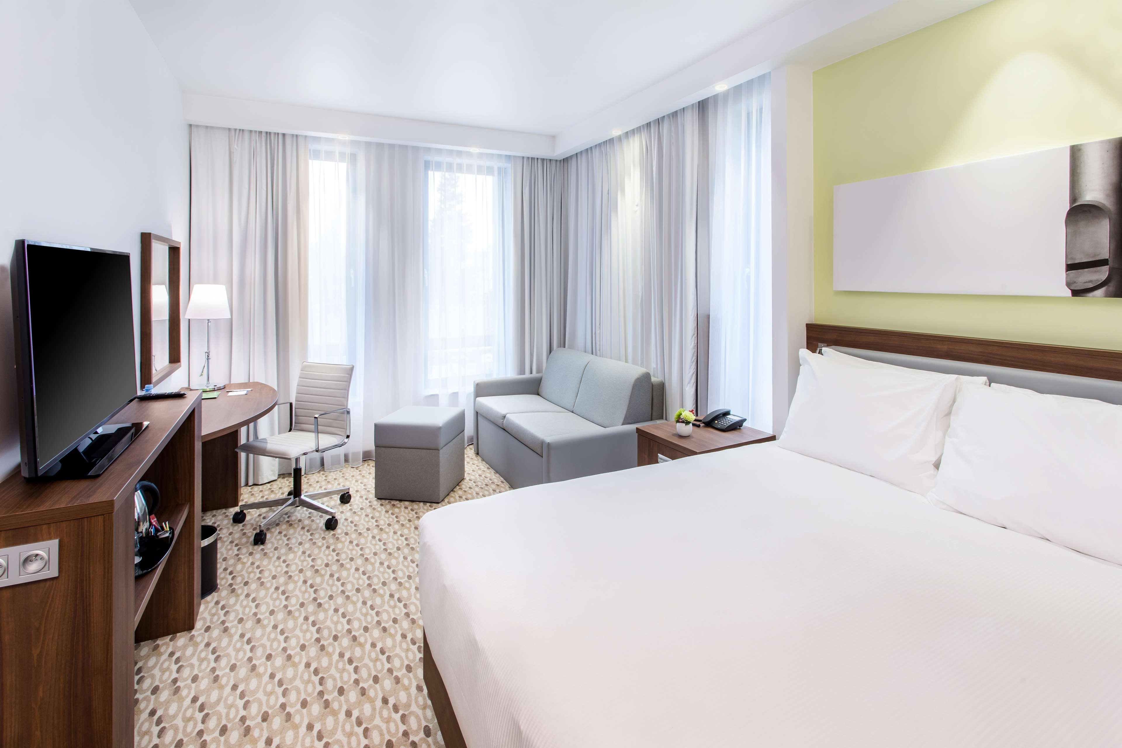 Double Queen Size Bed