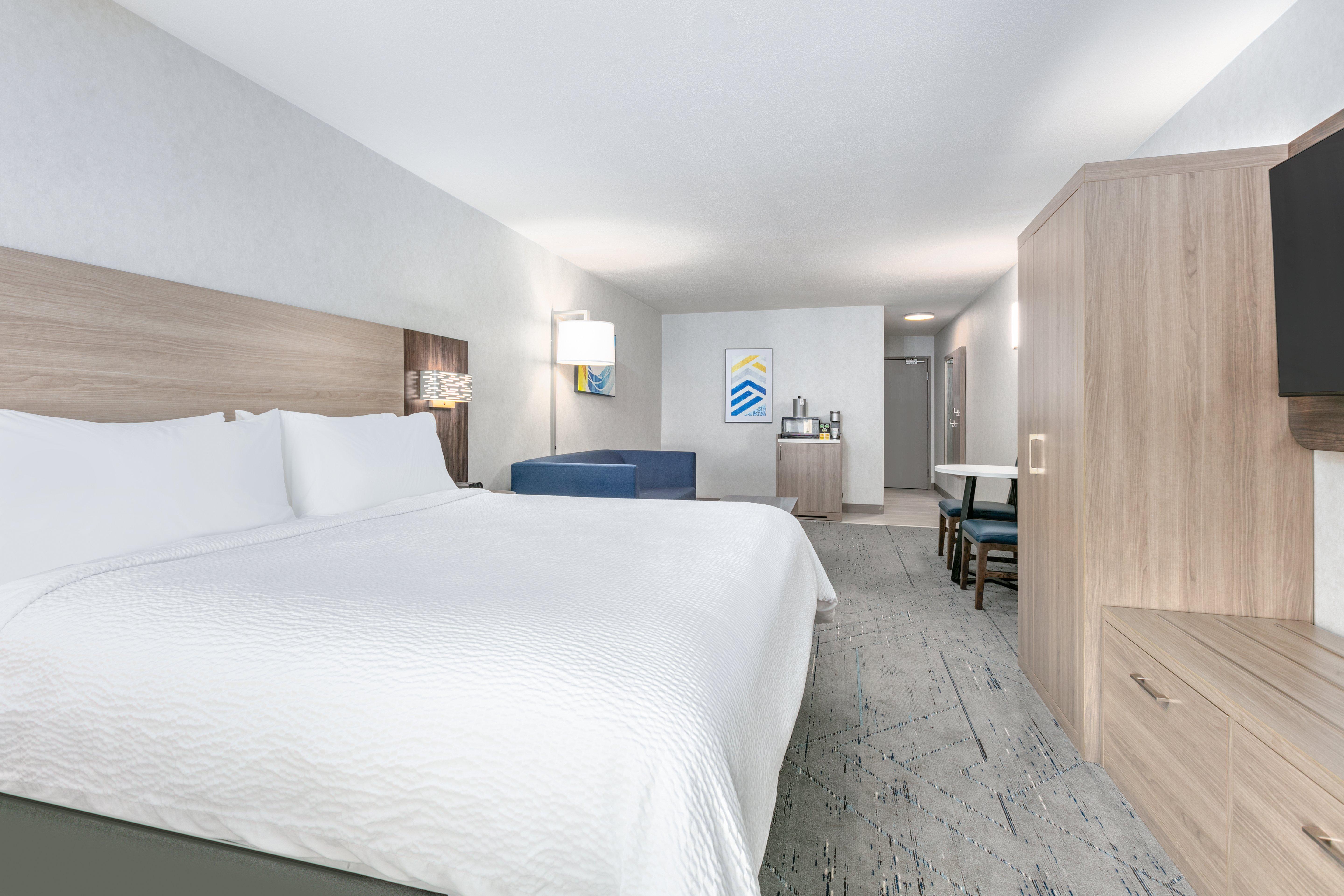 Suite Accessible King Size Bed