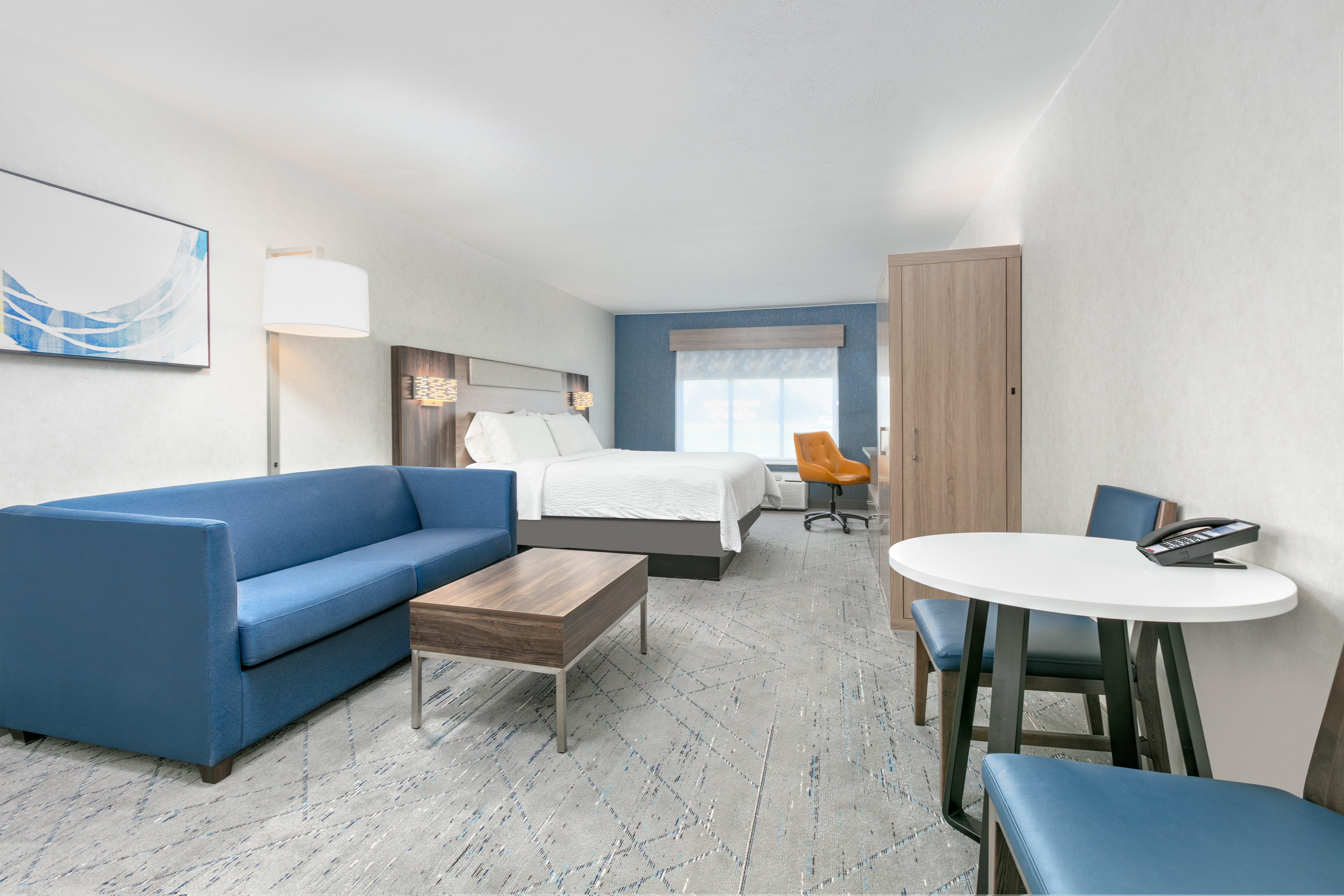 Suite Accessible King Size Bed