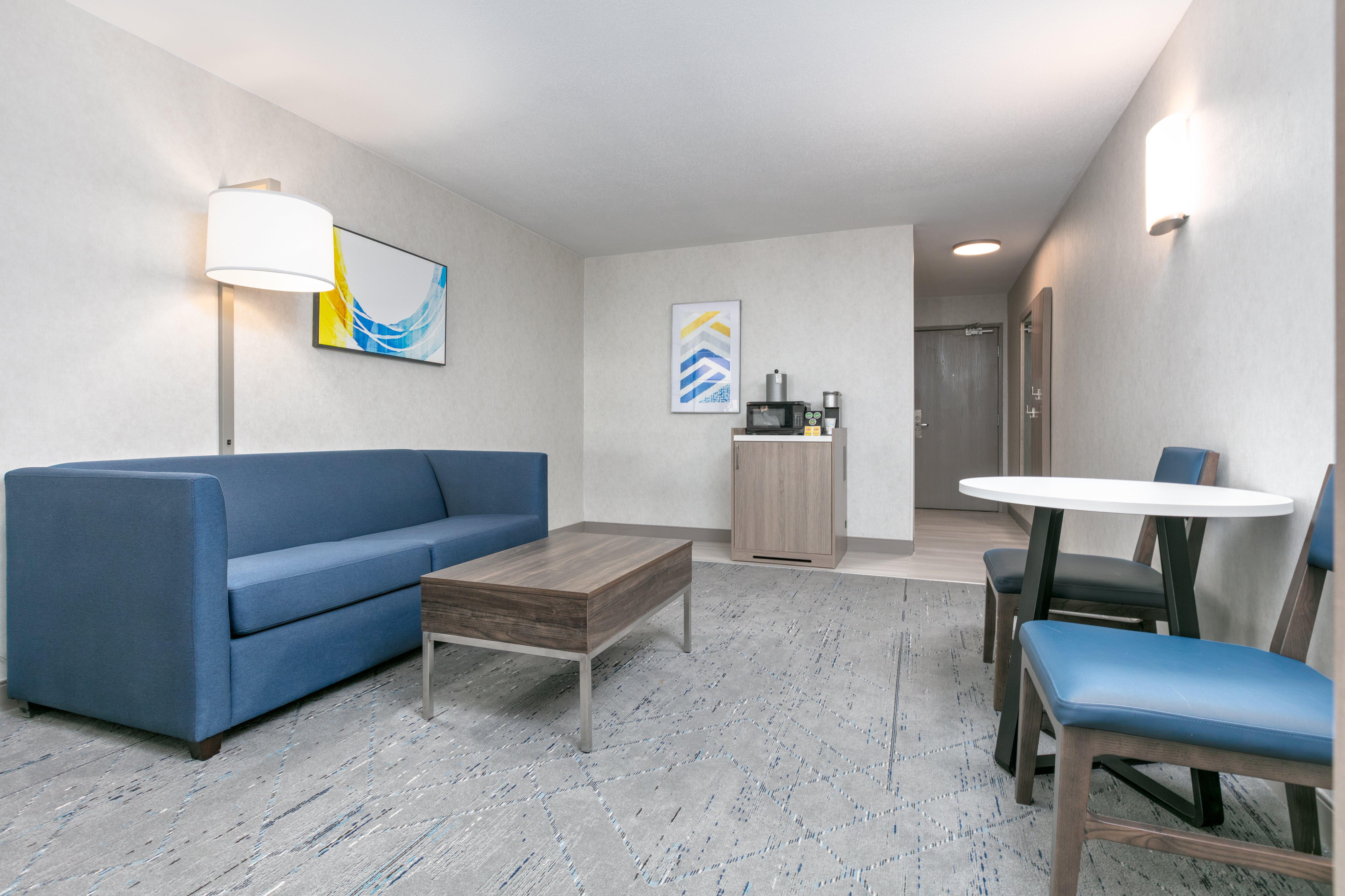 Suite Accessible King Size Bed