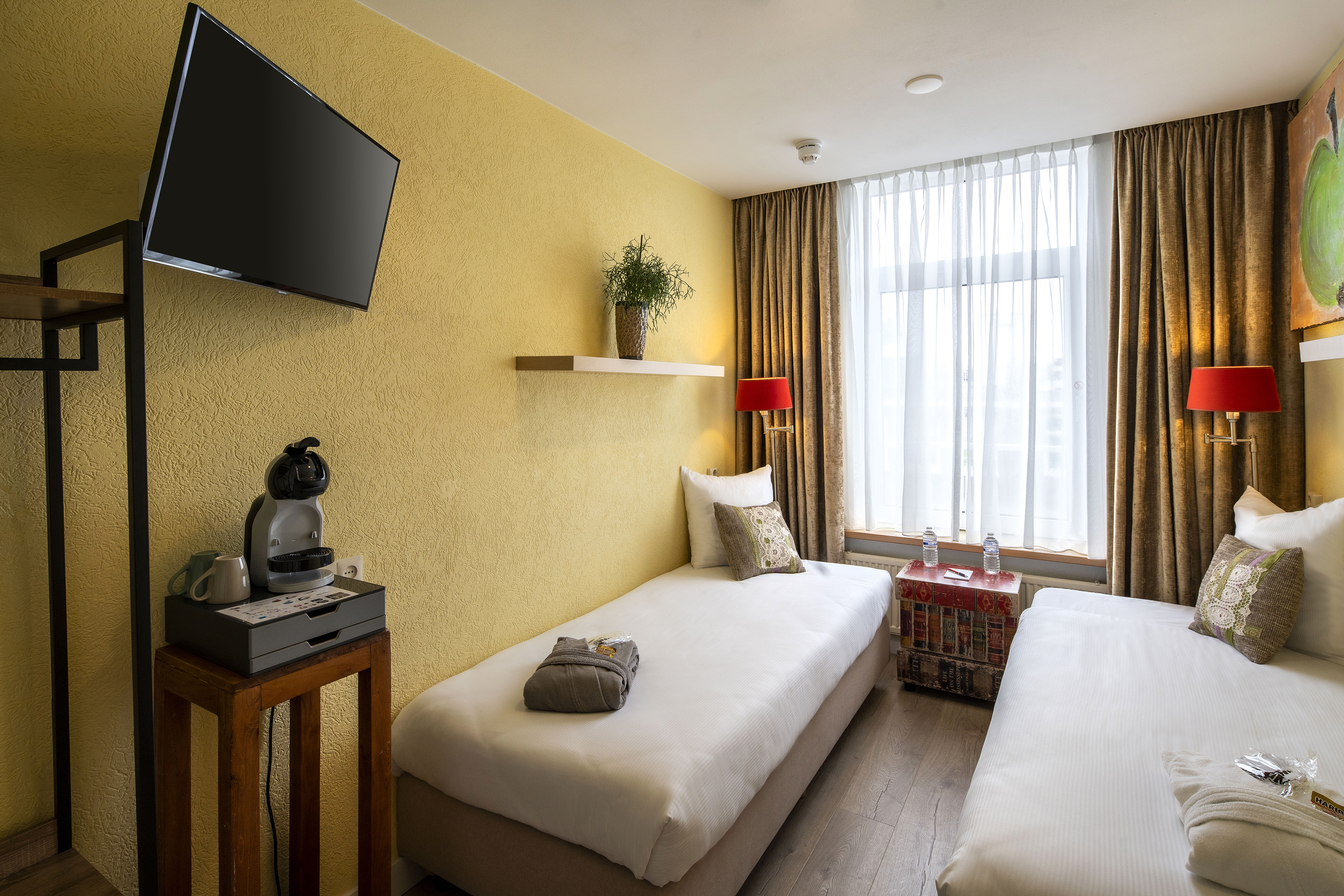 Double or Twin with Shared Bathroom