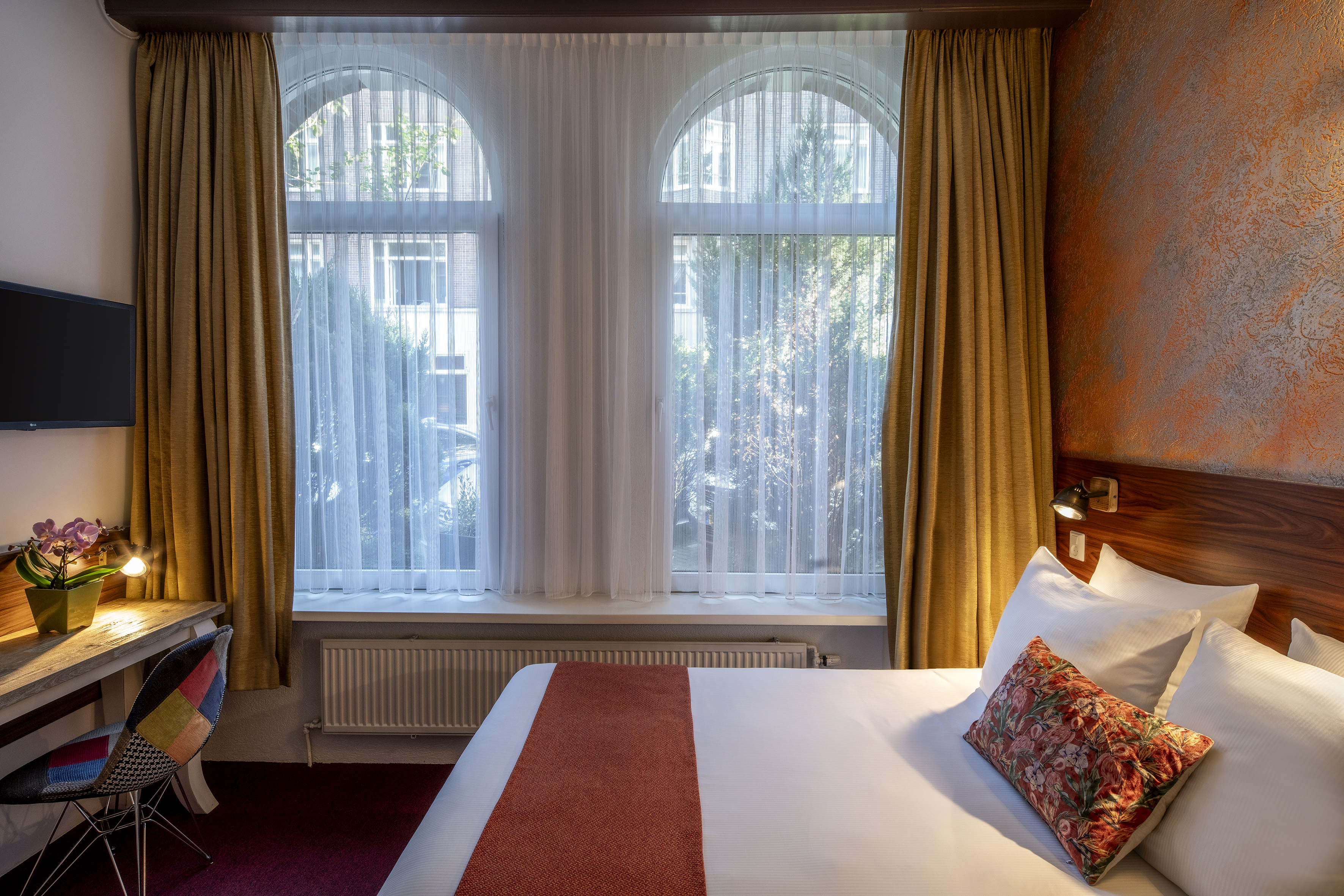 Double or Twin Standard