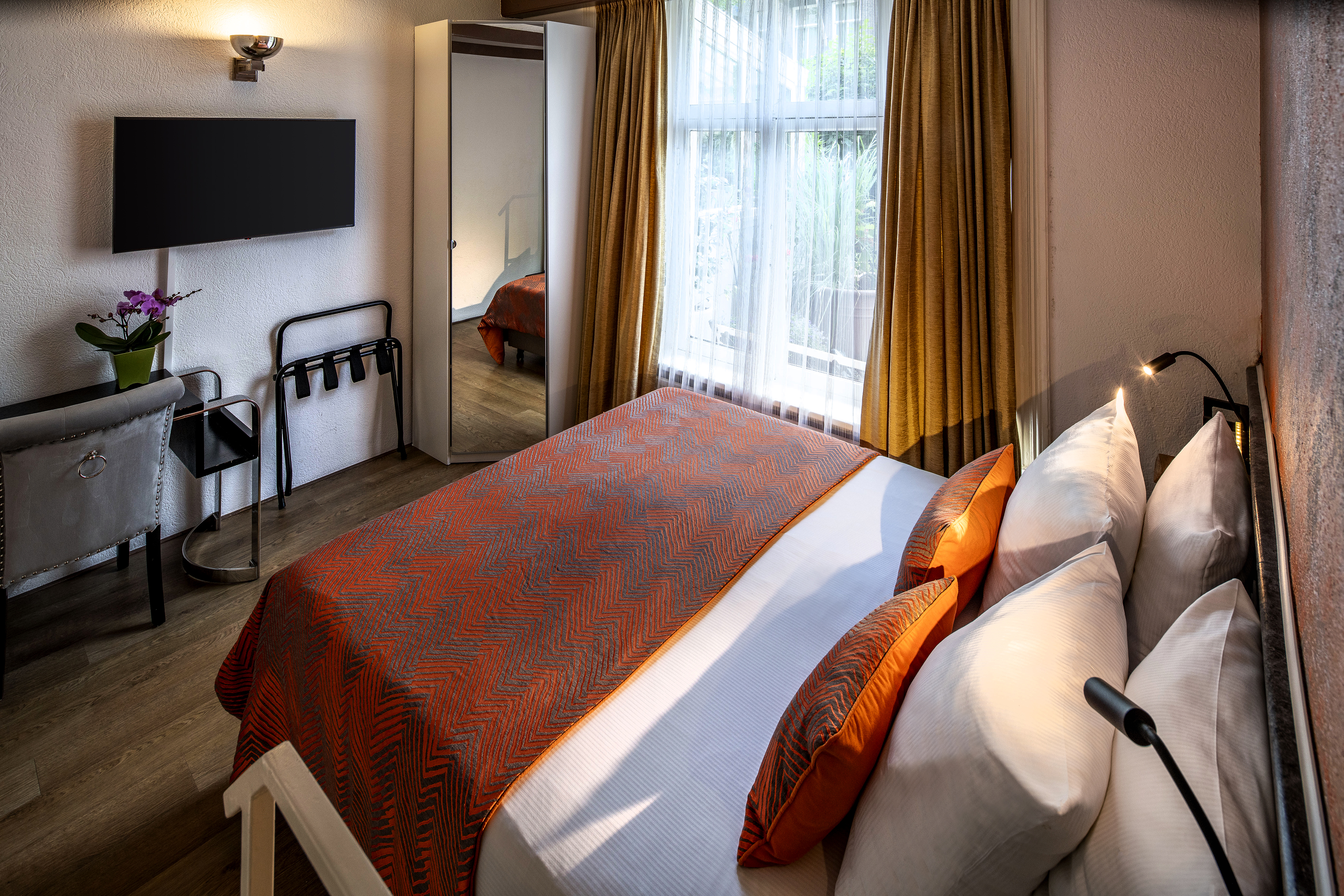 Double or Twin Standard