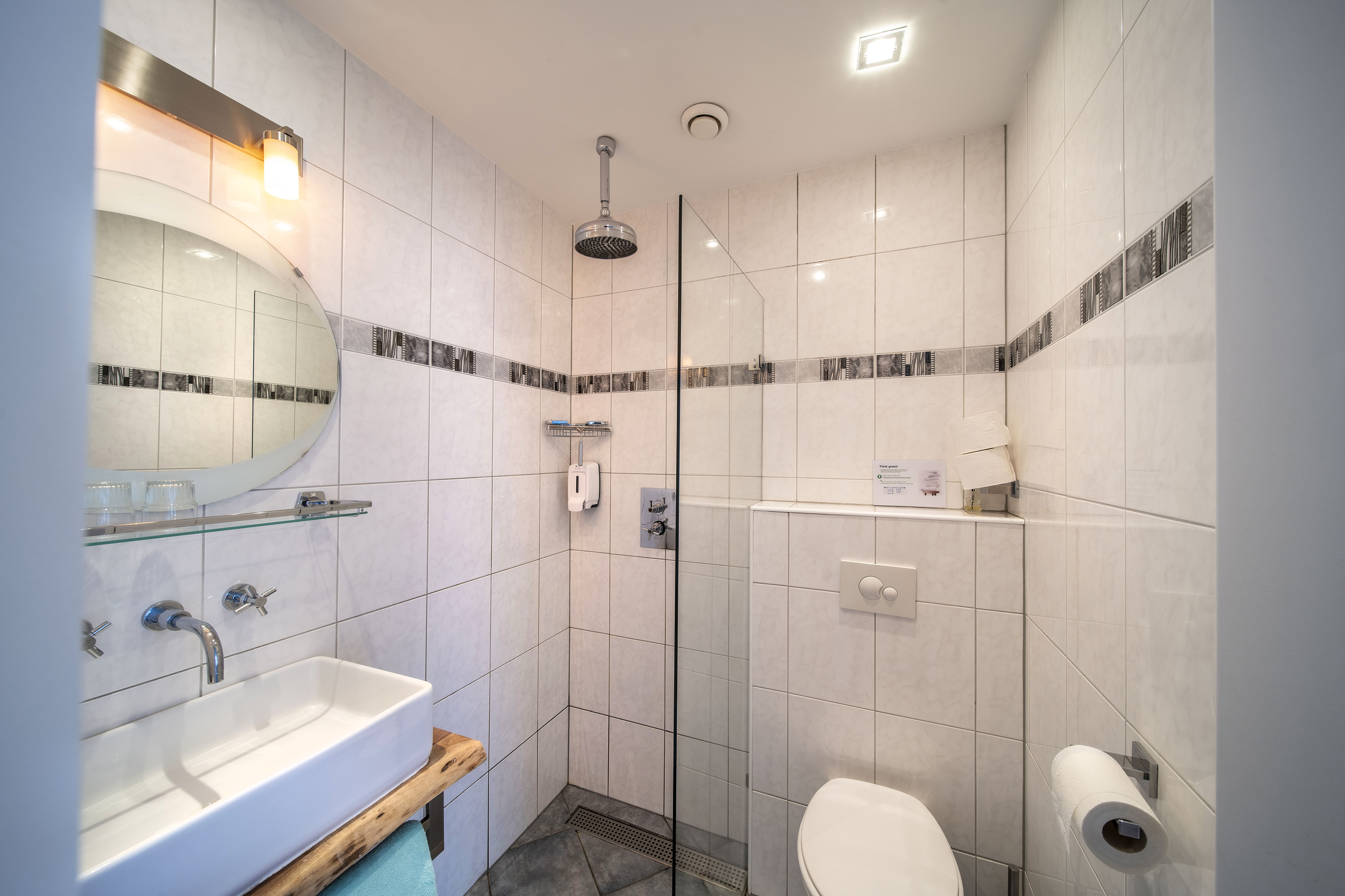 Studio Classic King Bed