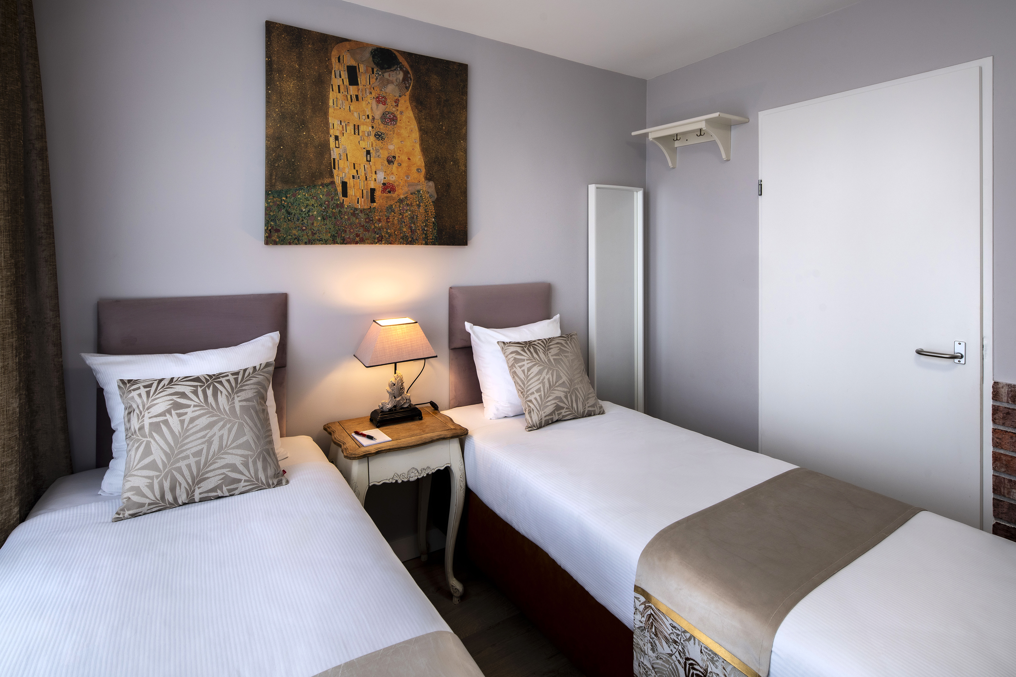 Double or Twin Standard