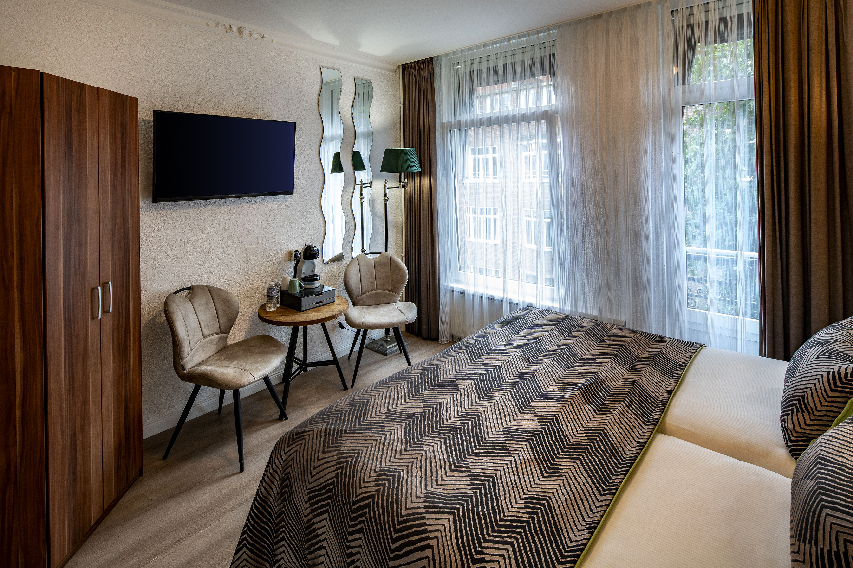 Double or Twin Standard