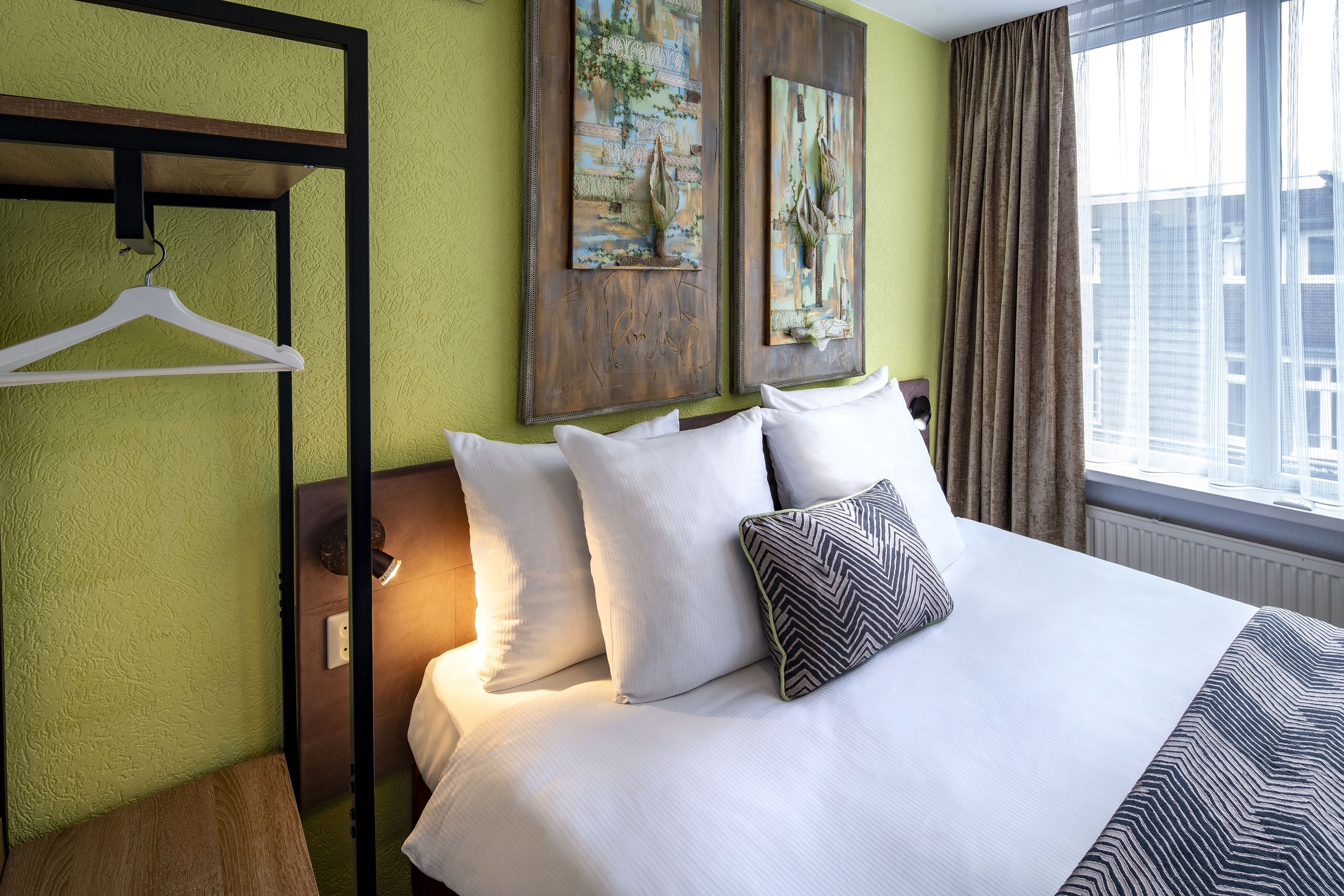 Double or Twin Standard