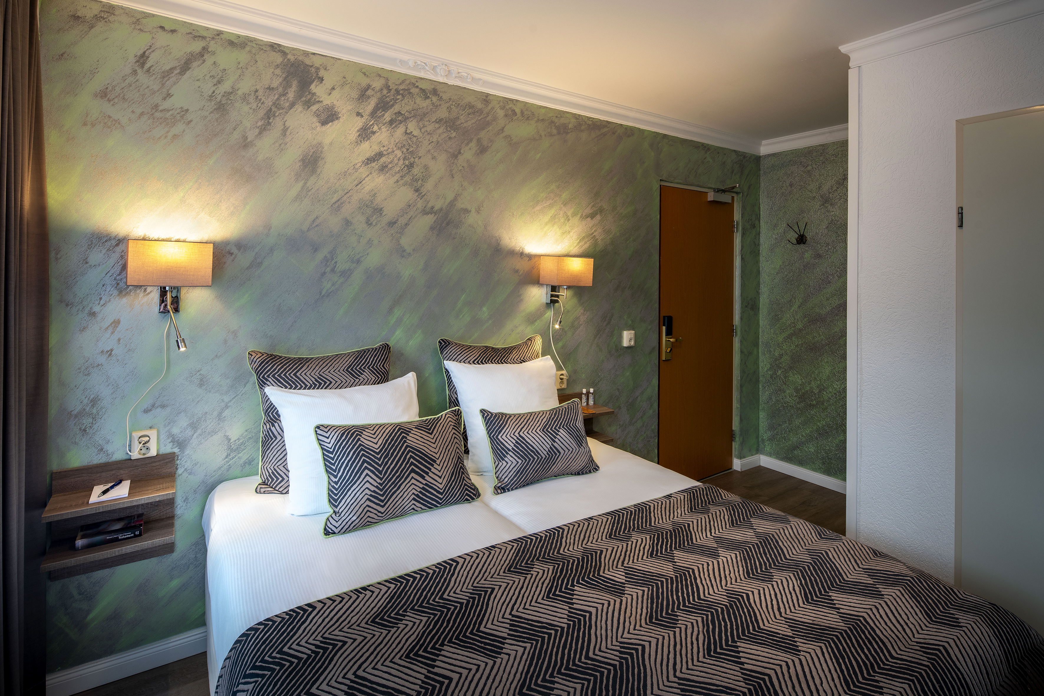 Double or Twin Standard