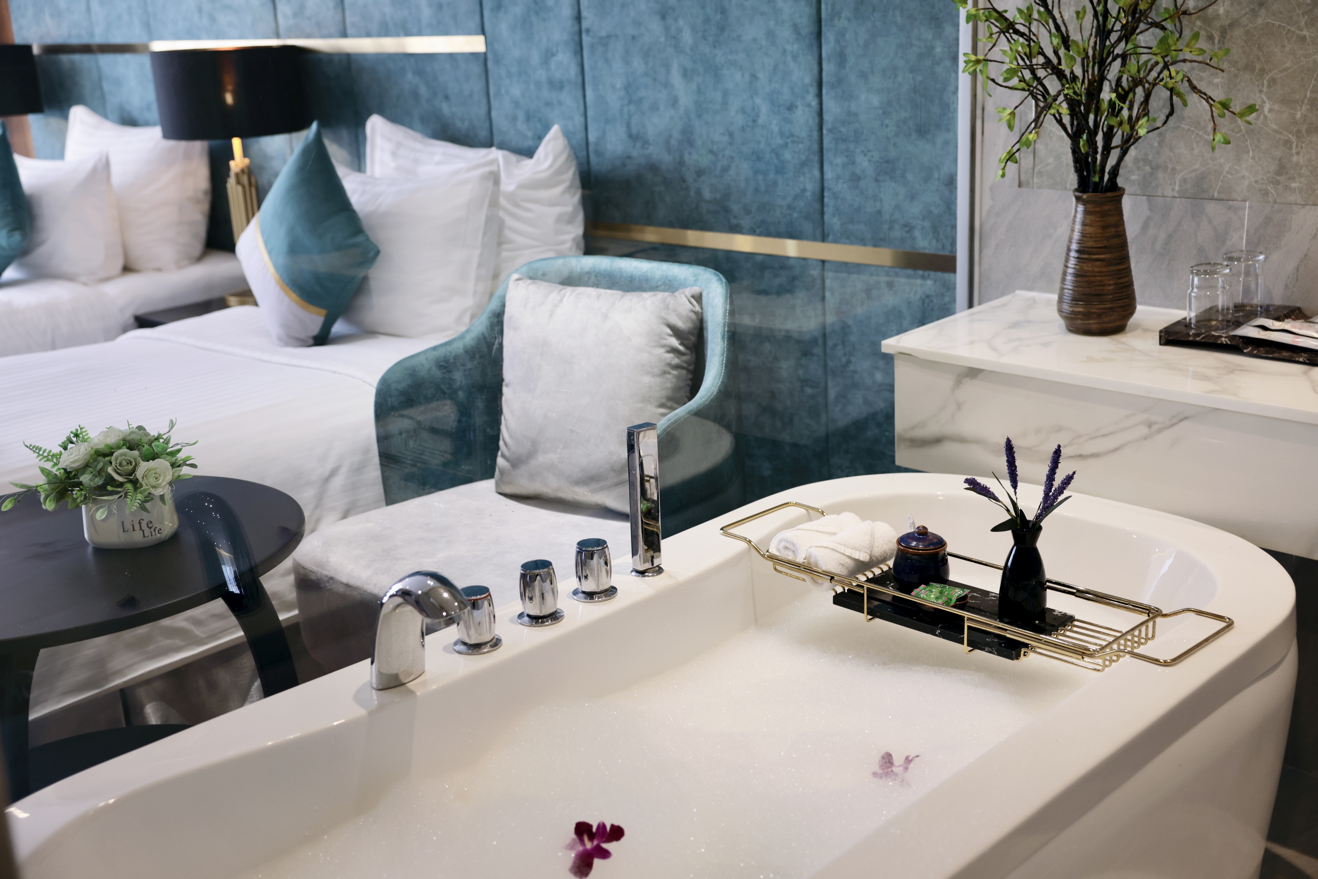 Twin Deluxe Partial Ocean View