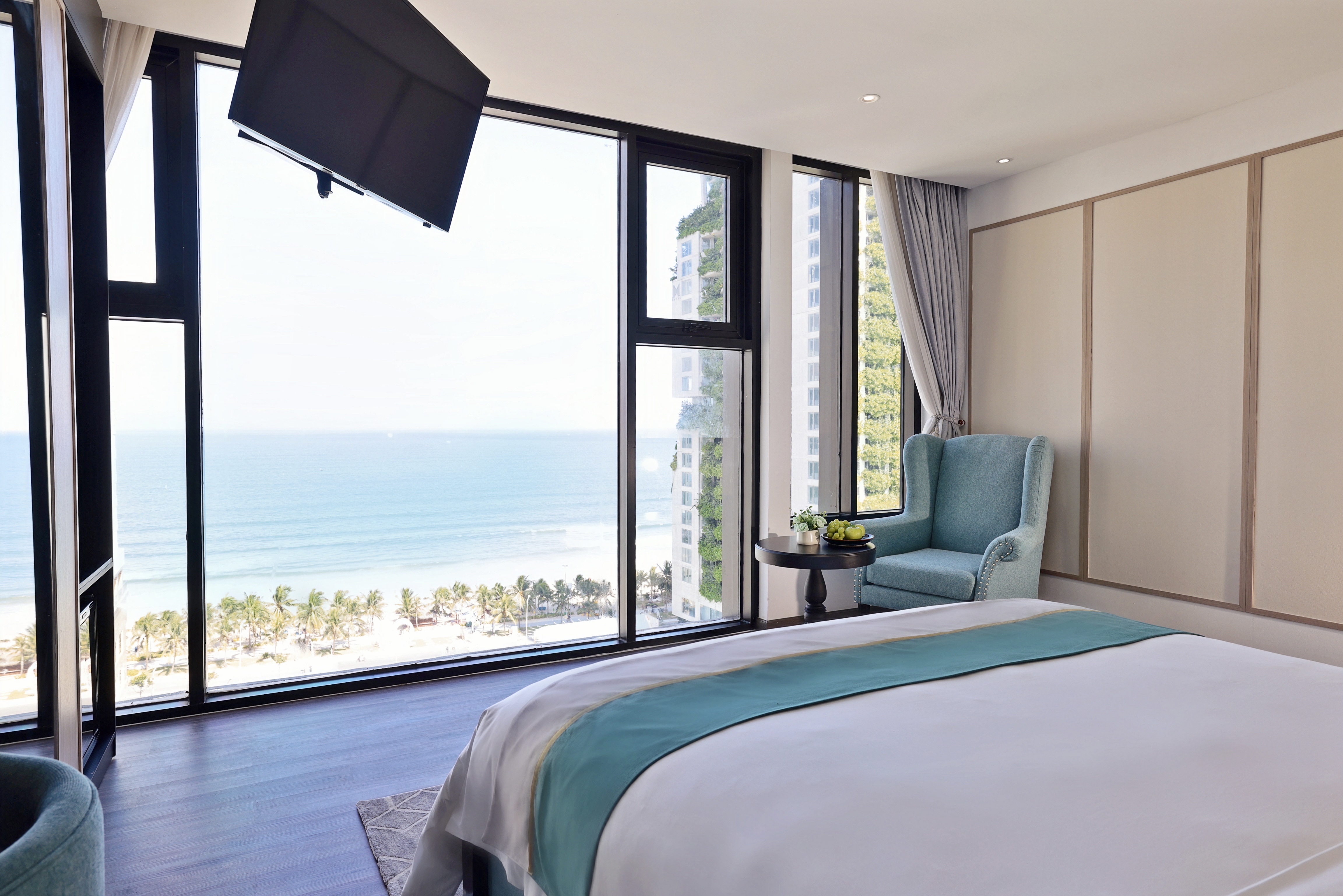 Junior Suite Ocean View King Bed