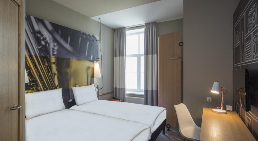 Double or Twin Standard