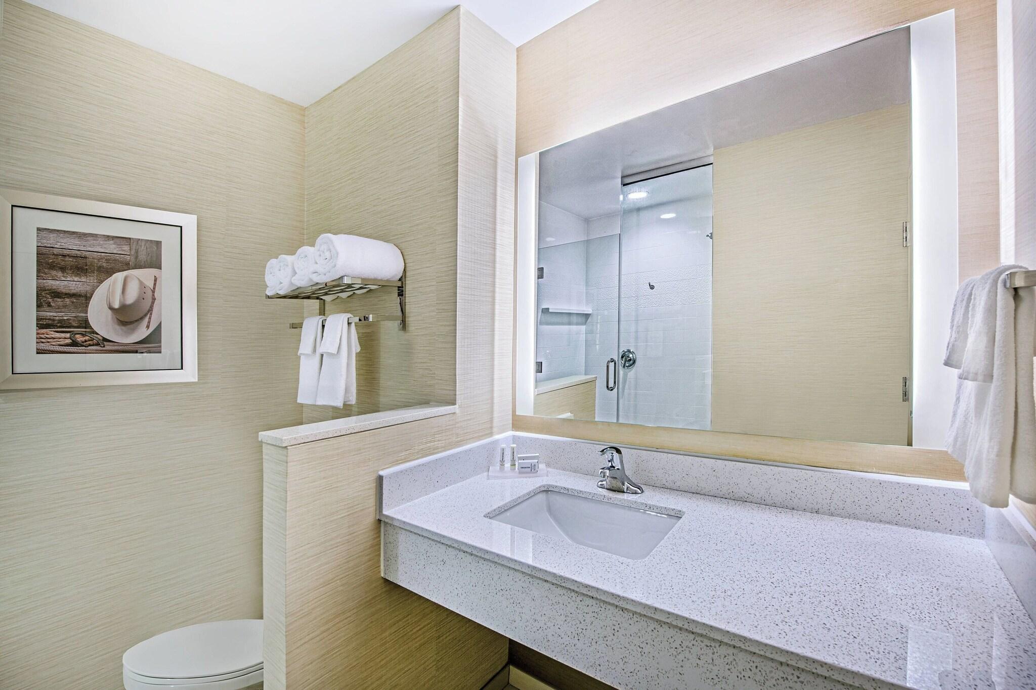 Studio Two Queen Beds