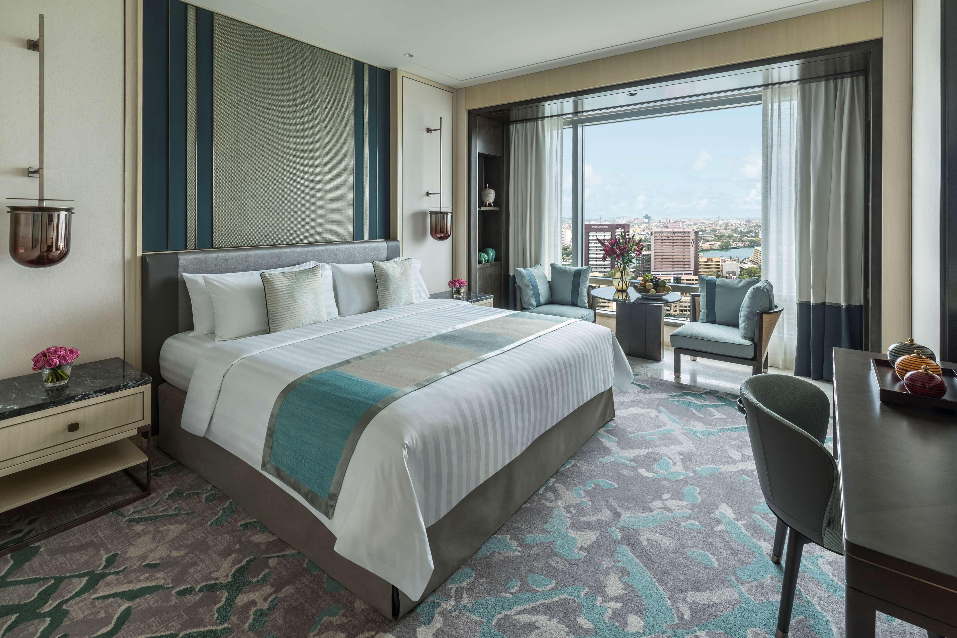 Double Club King Bed