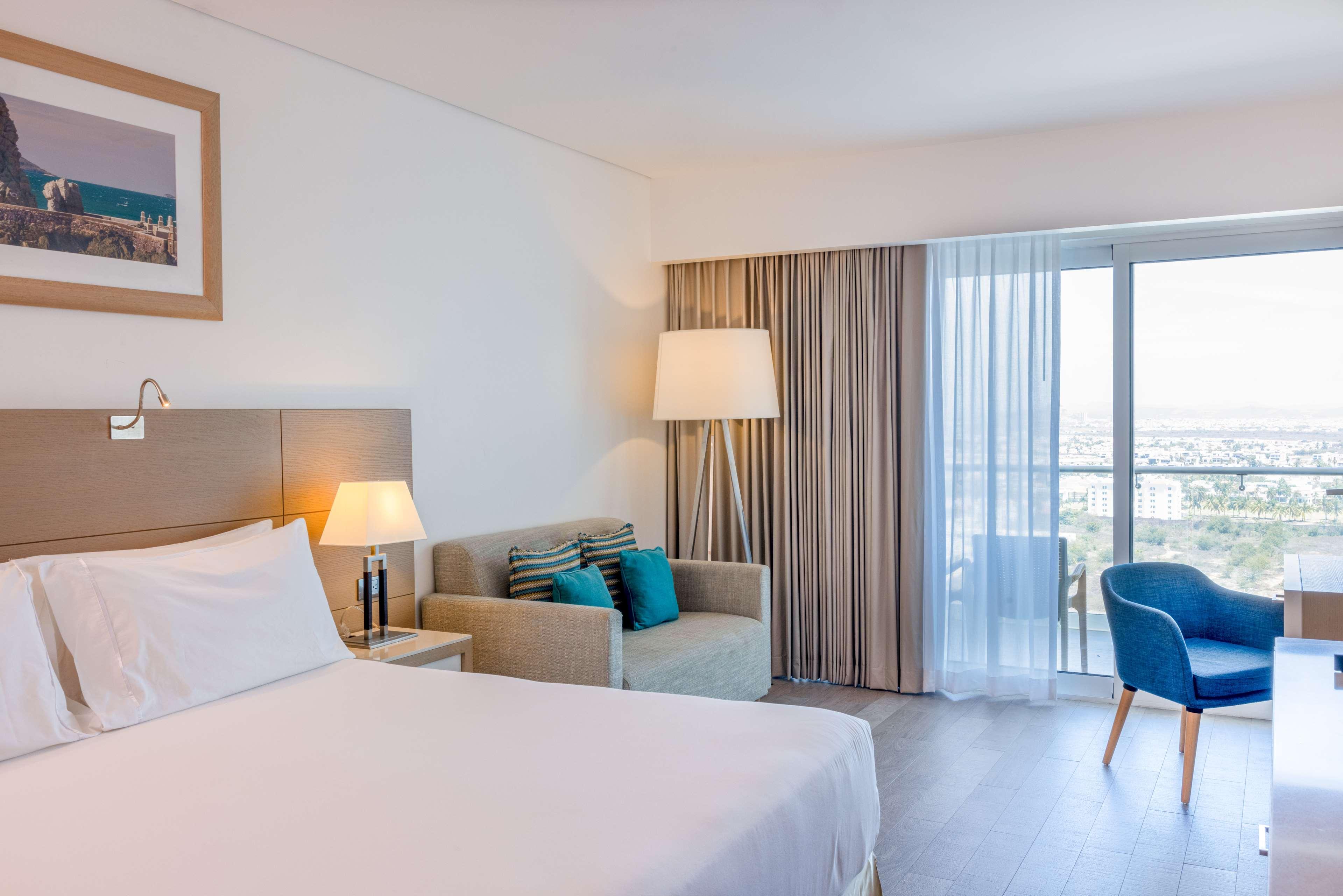 Junior Suite Ocean View Queen Bed