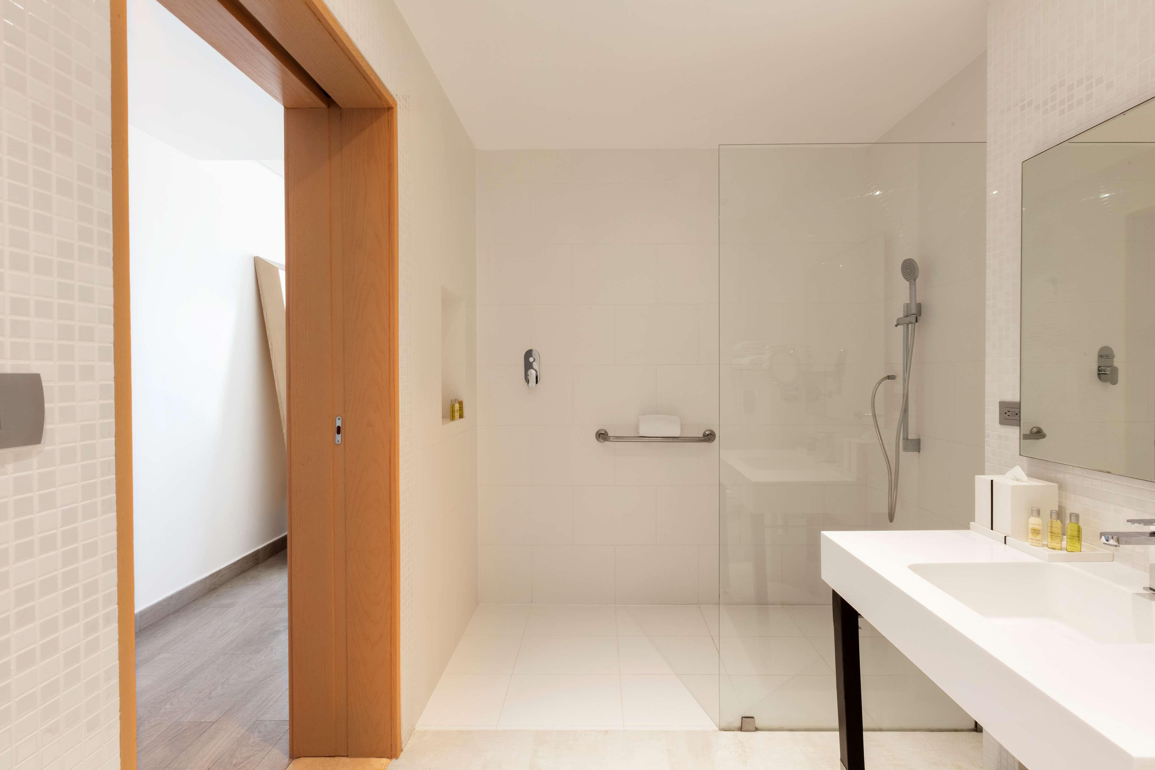 Double Accessible-queen Size Bed