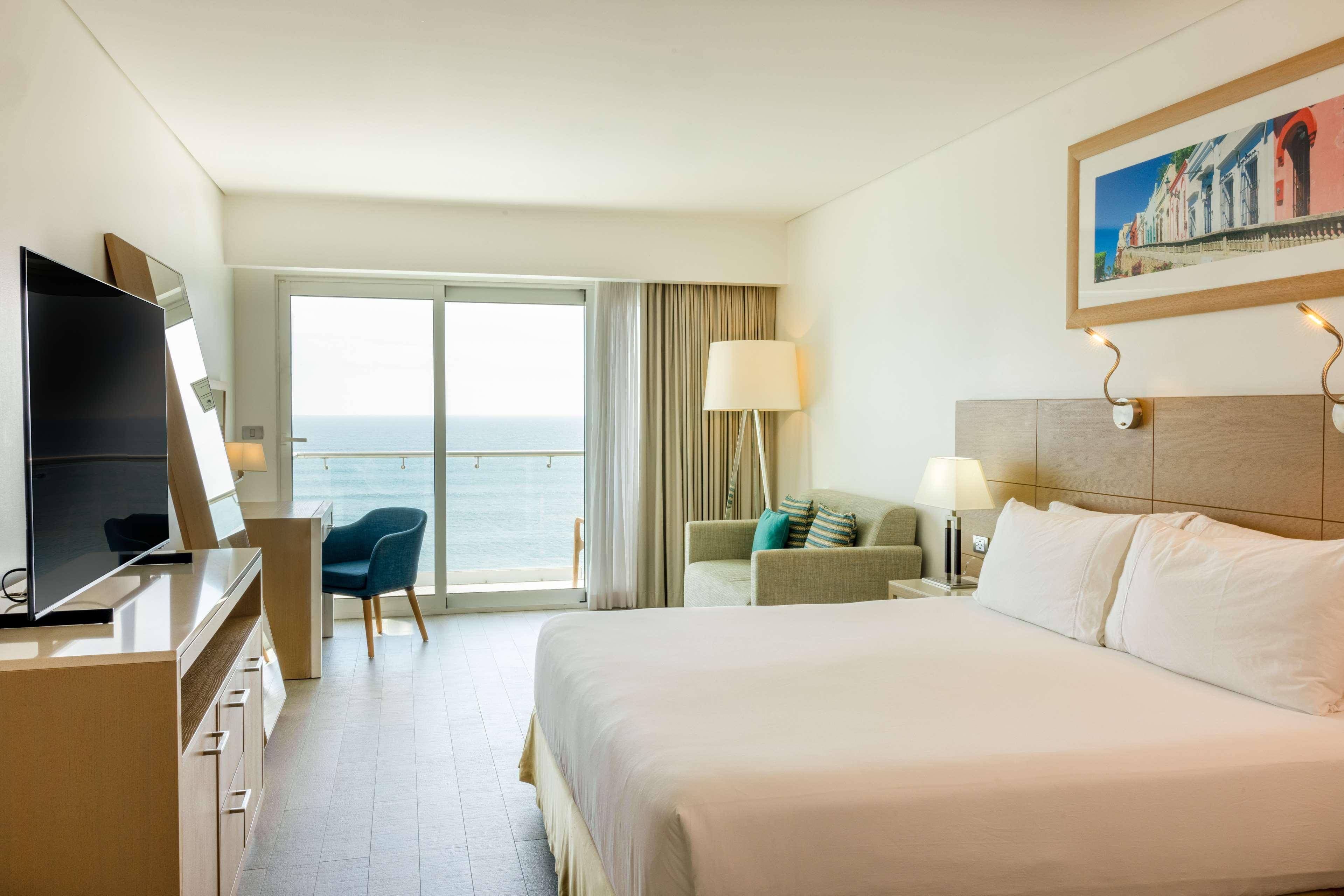 Junior Suite Ocean View Queen Bed