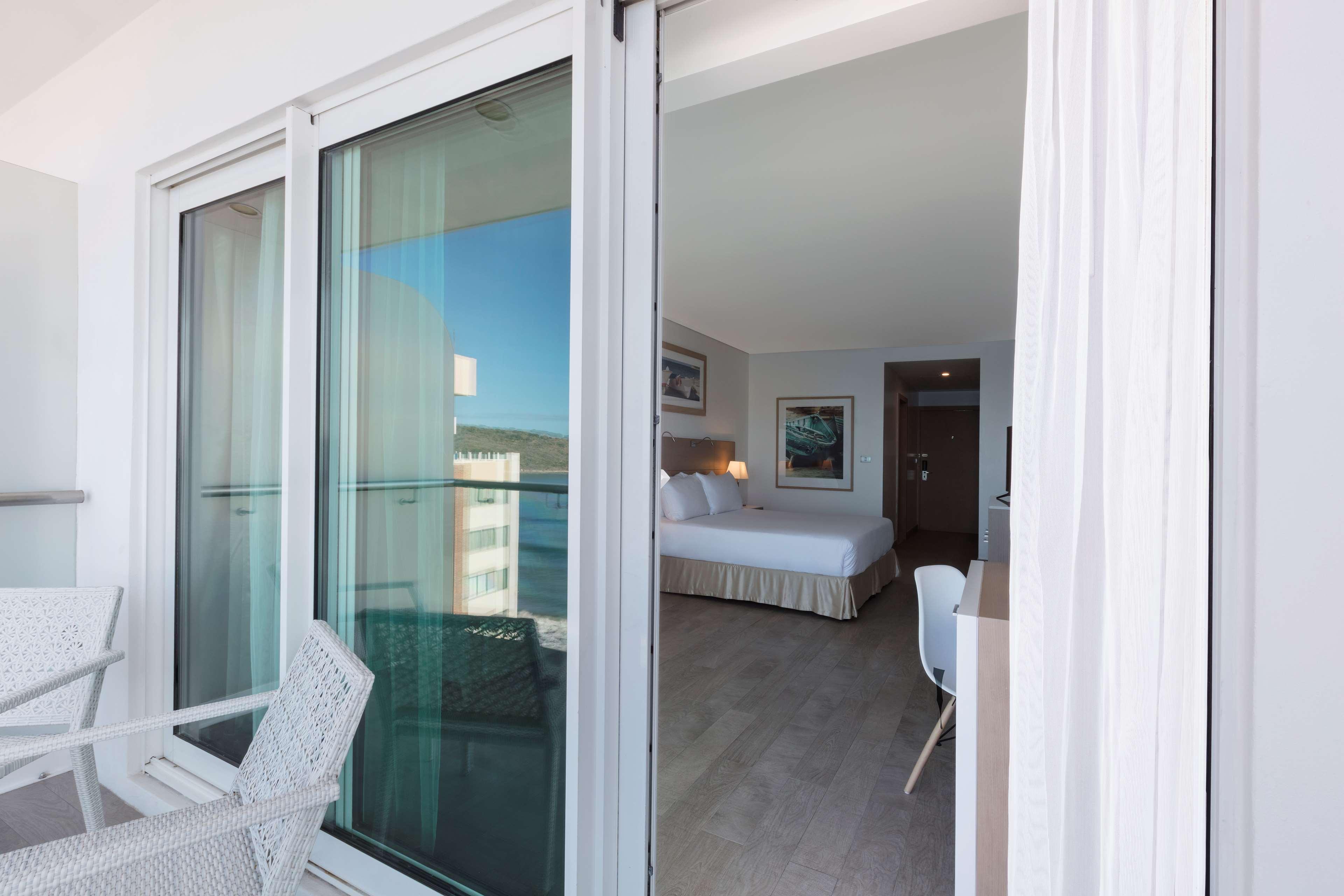 Junior Suite Ocean View Queen Bed