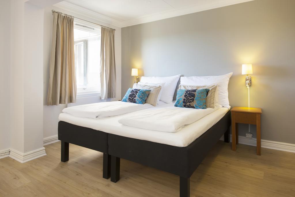 Double Superior King Bed