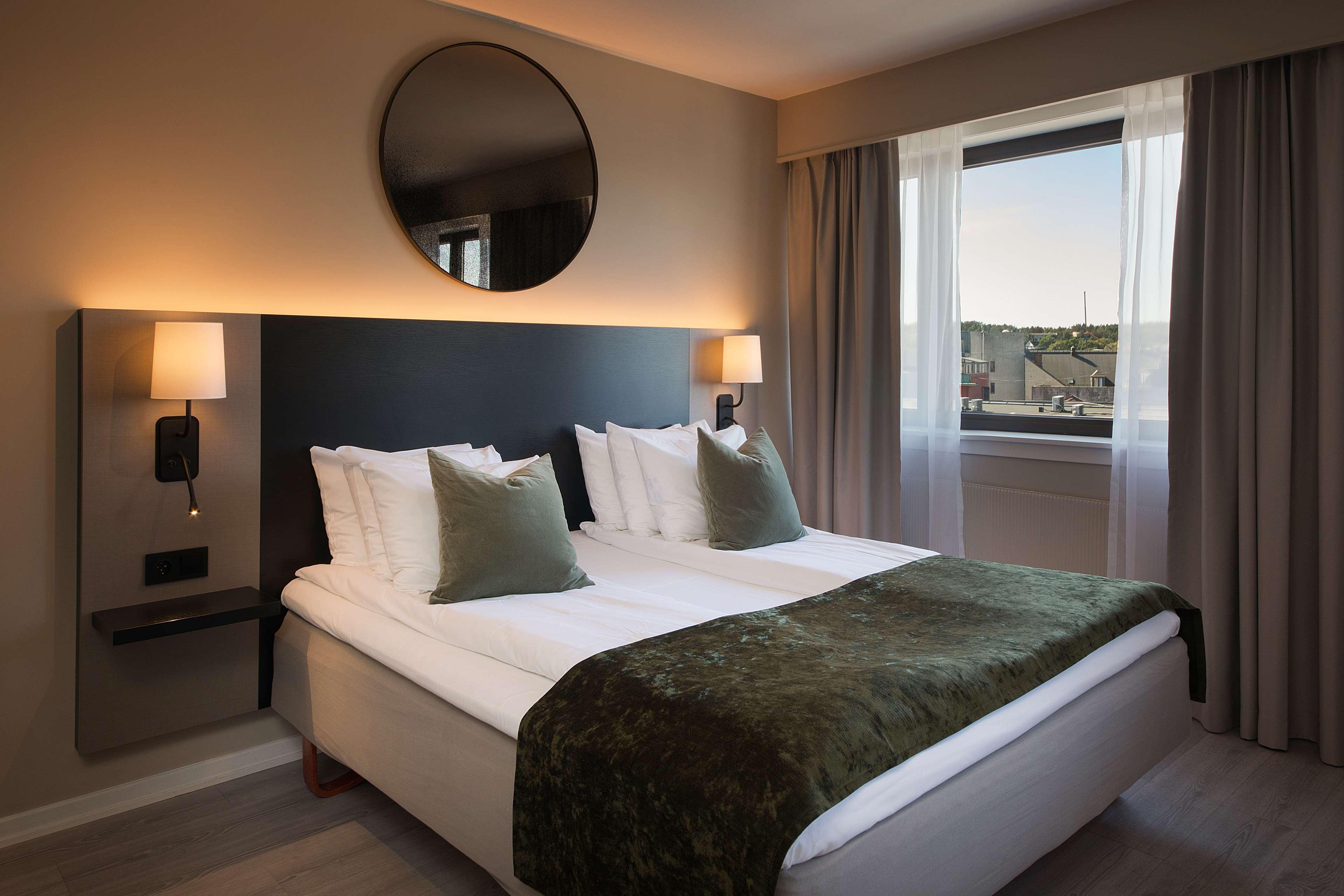 Double Single Superior King Bed