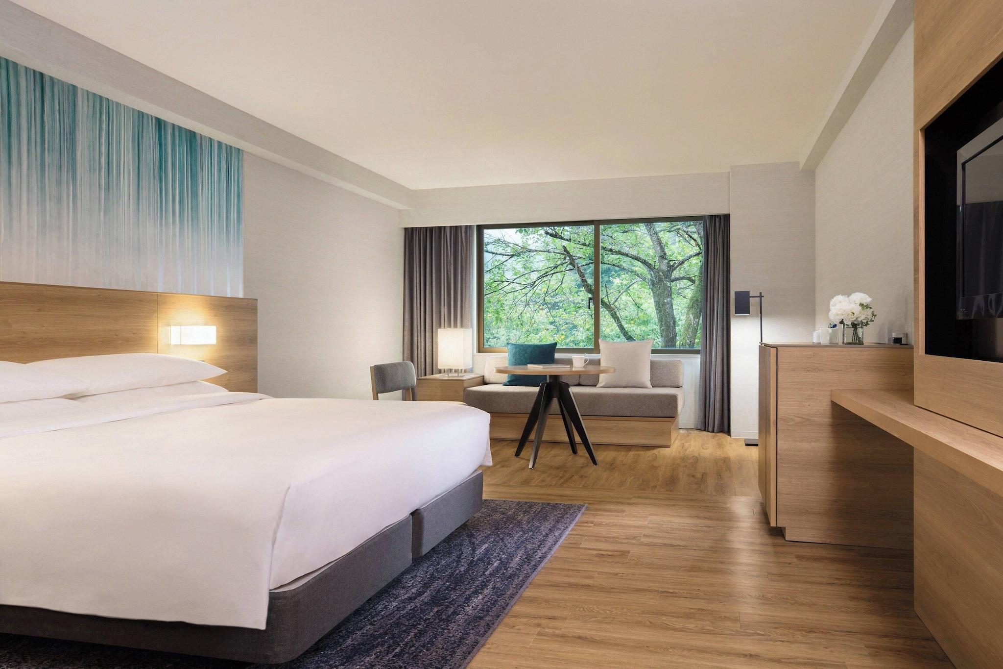 Double Superior King Bed