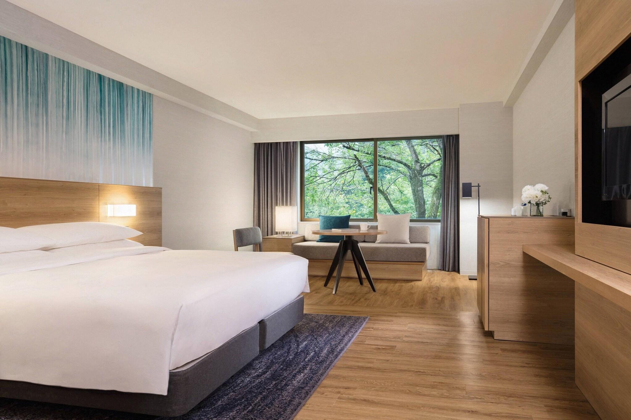 Double Superior King Bed