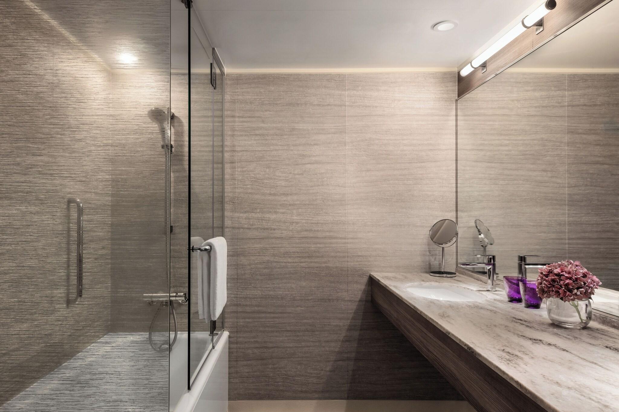 Double Deluxe Lake View