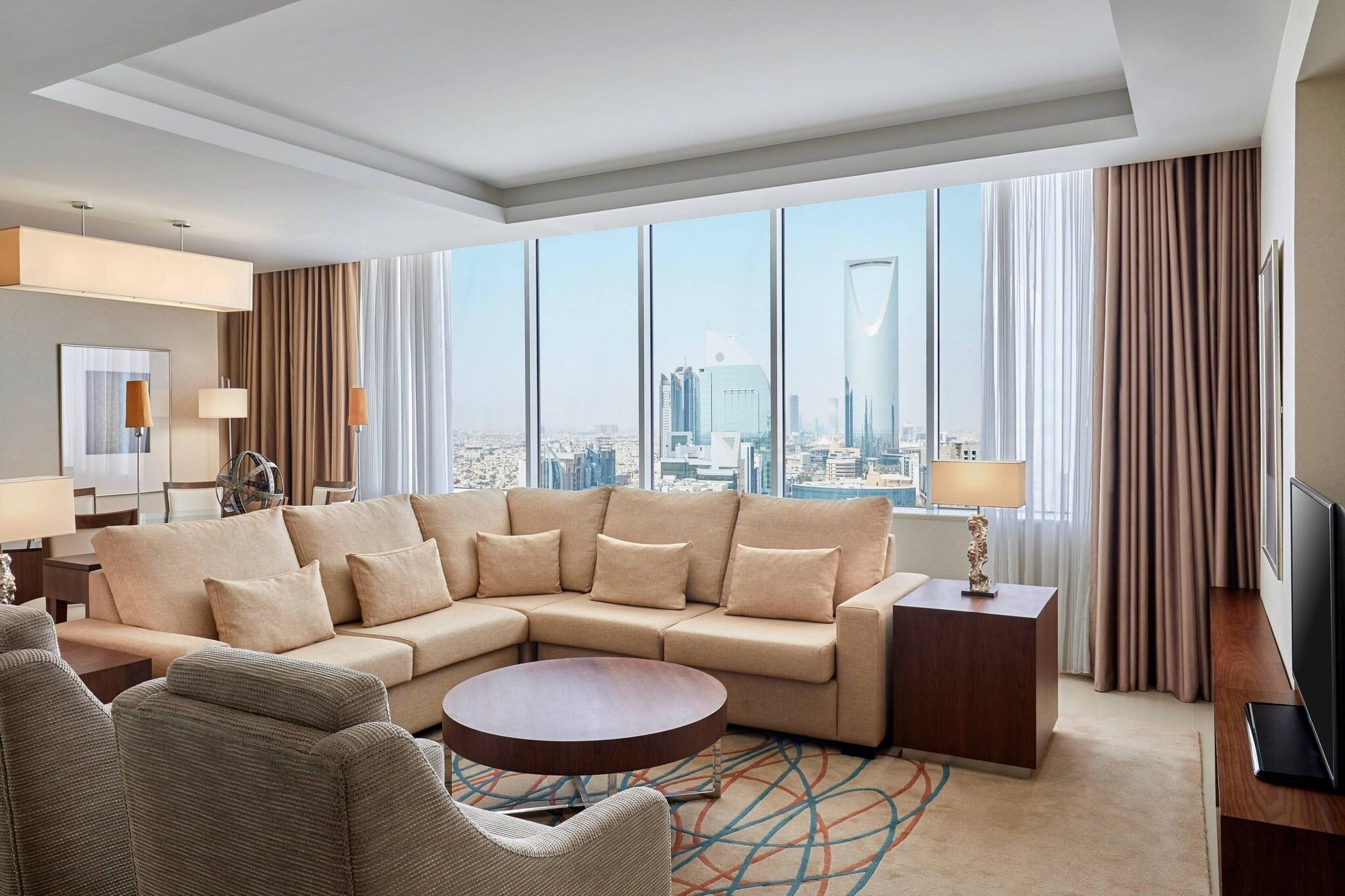 Suite King Bed Smoking