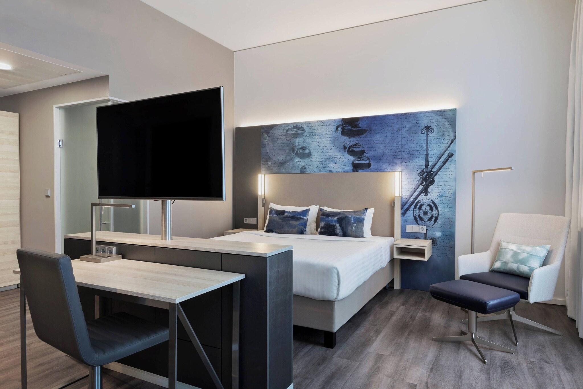 Junior Suite King Size Bed