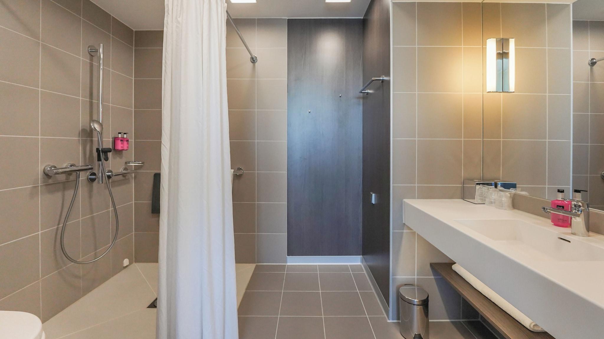 Double Queen Size Bed