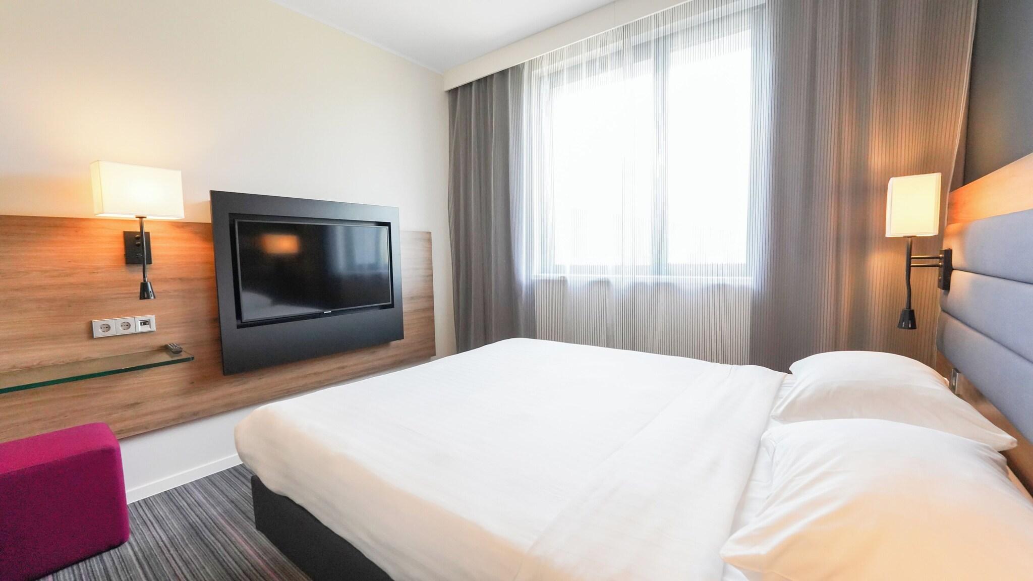 Double Queen Size Bed