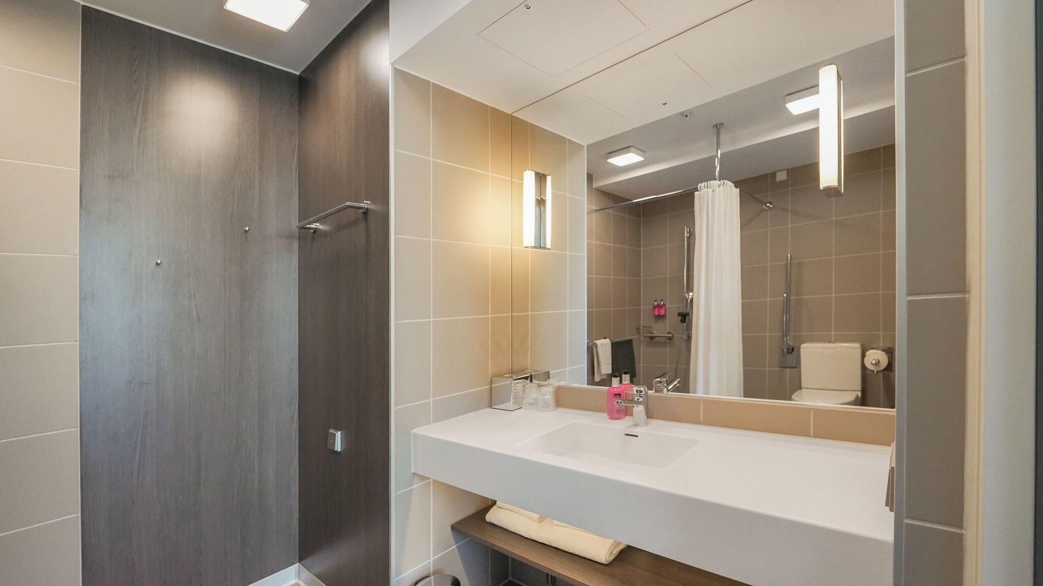 Double Queen Size Bed