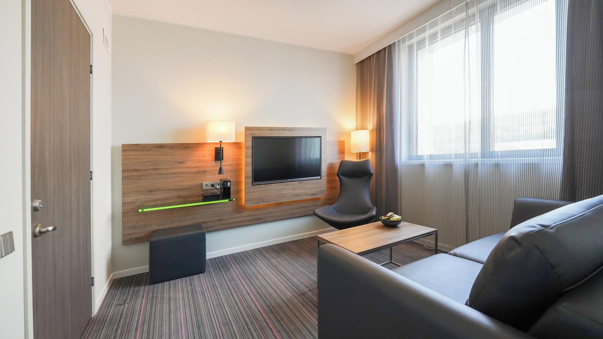 Double Queen Size Bed