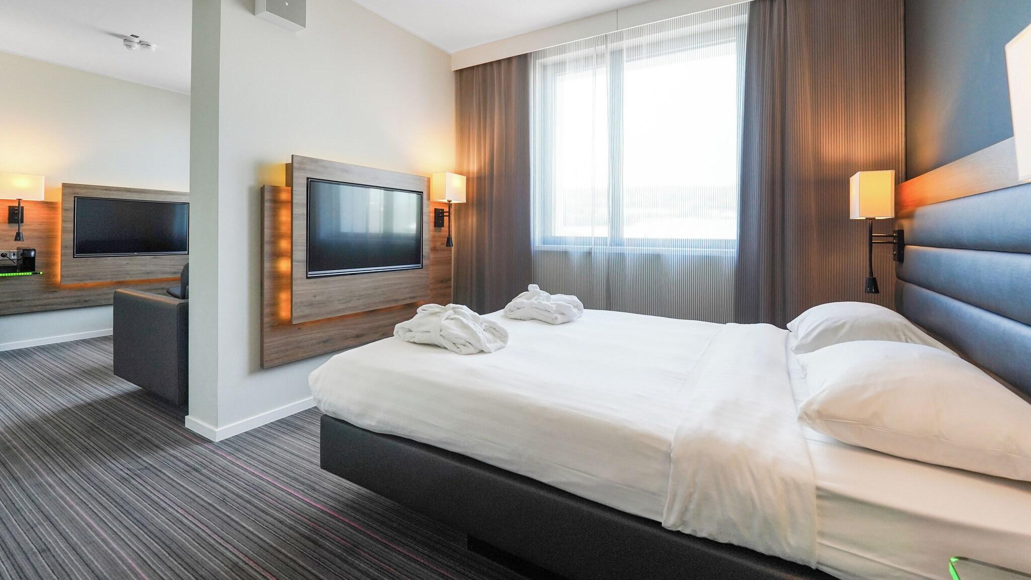 Double Queen Size Bed