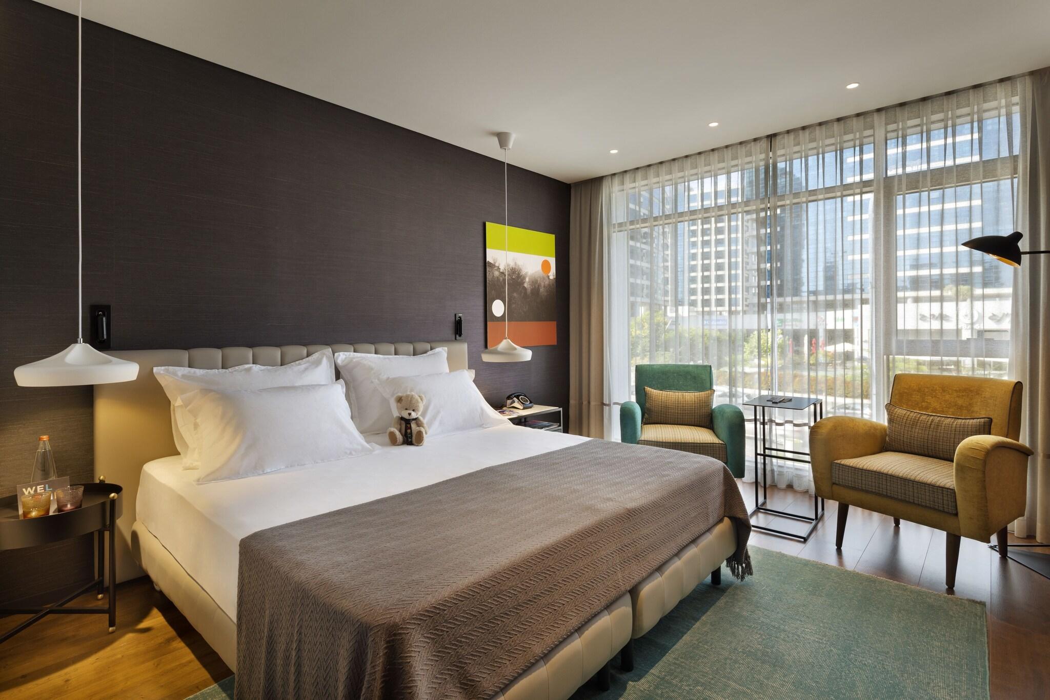 Double Queen Size Bed