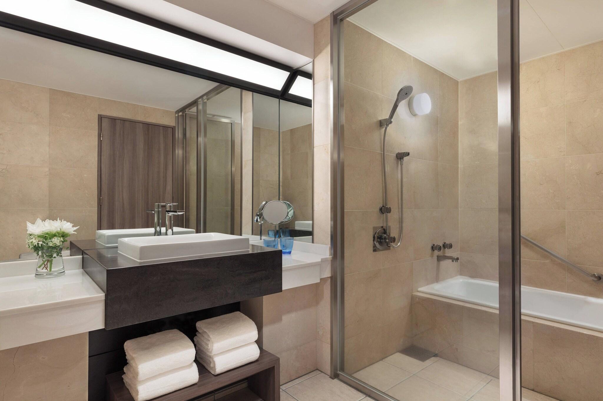 Twin Deluxe Garden View