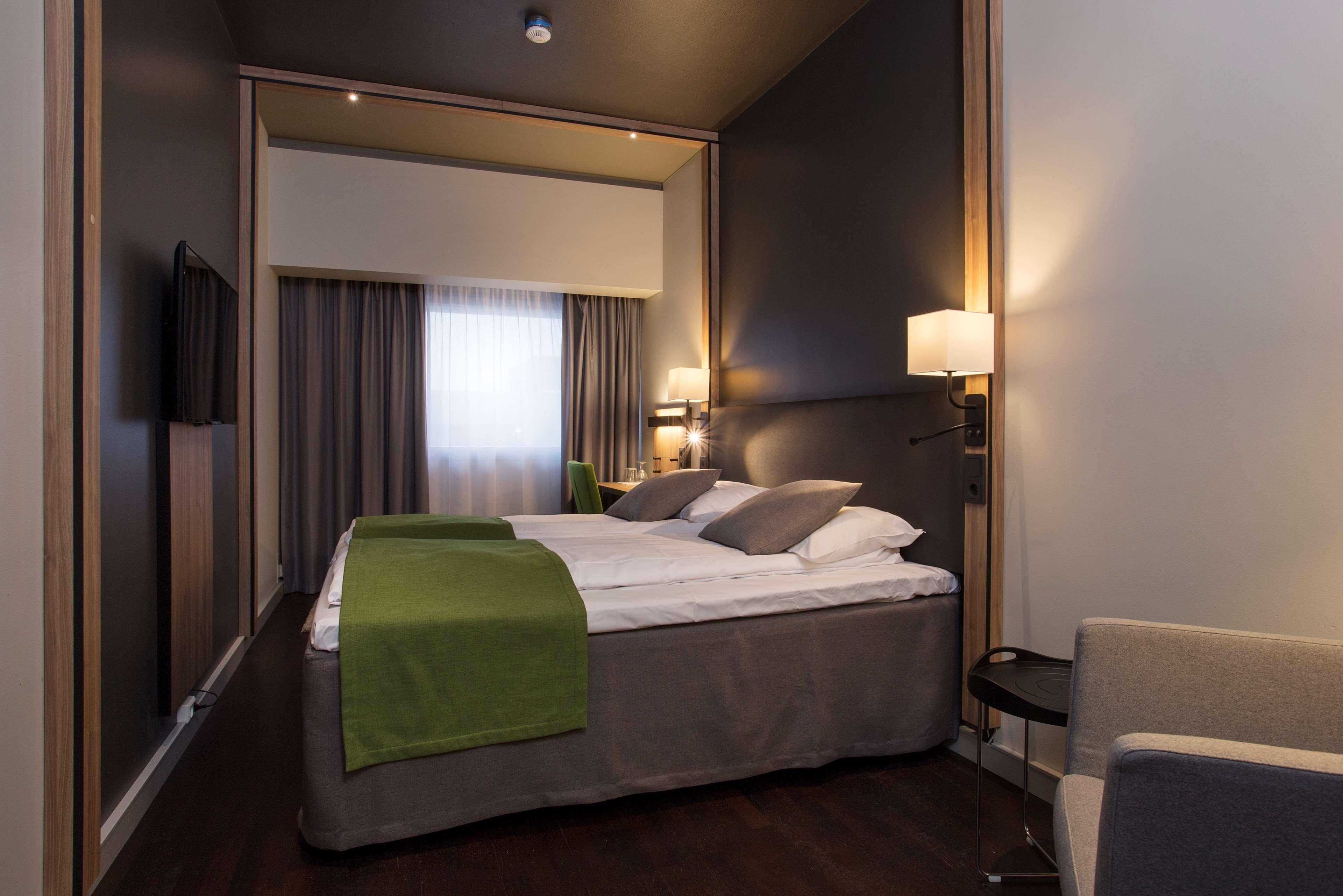 Double Queen Size Bed