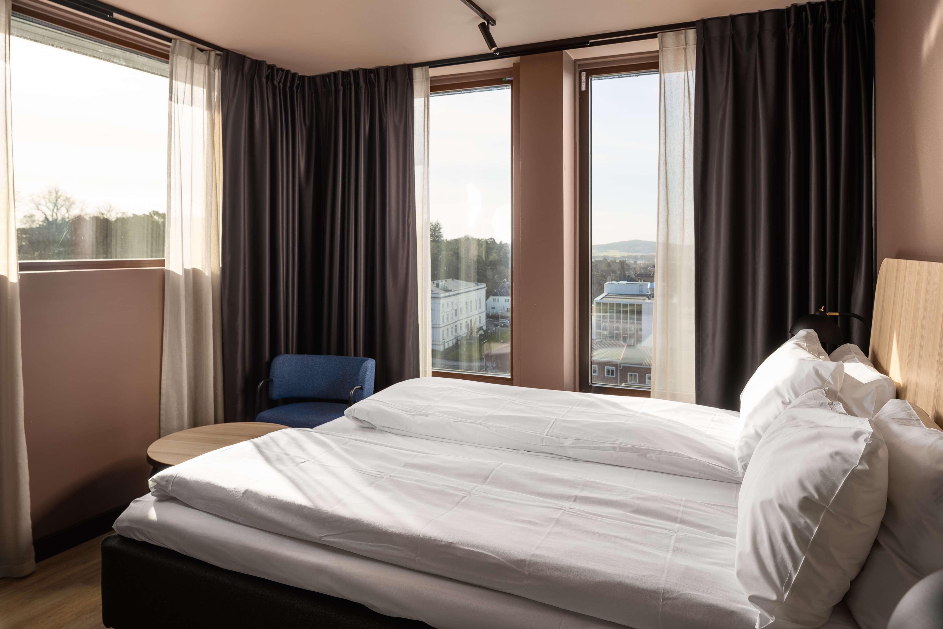 Double Queen Size Bed