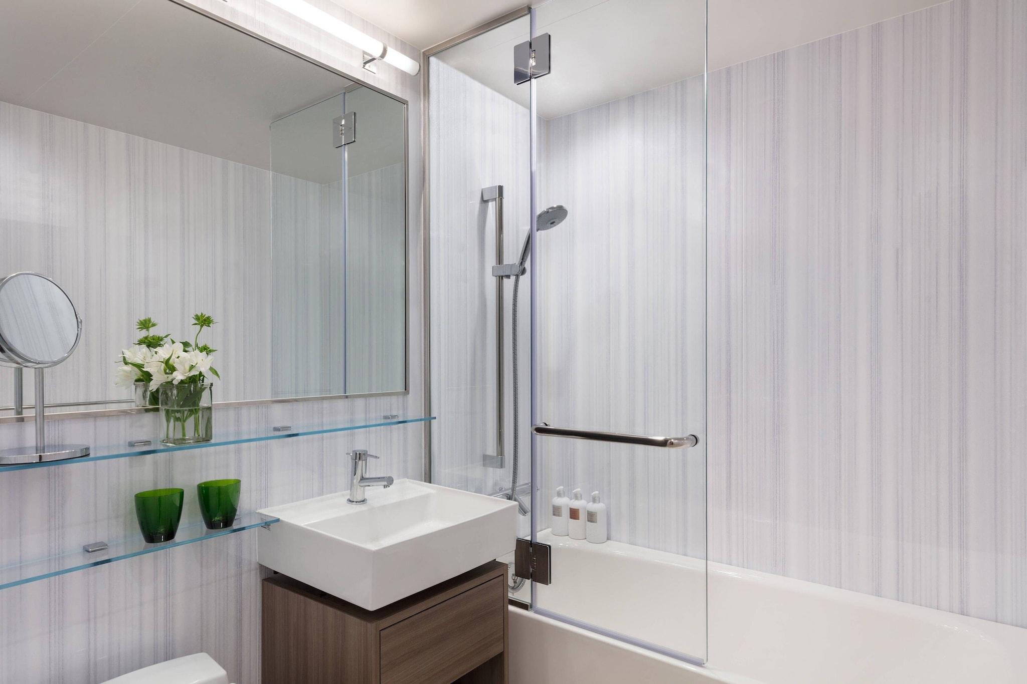 Twin Superior Mountain View