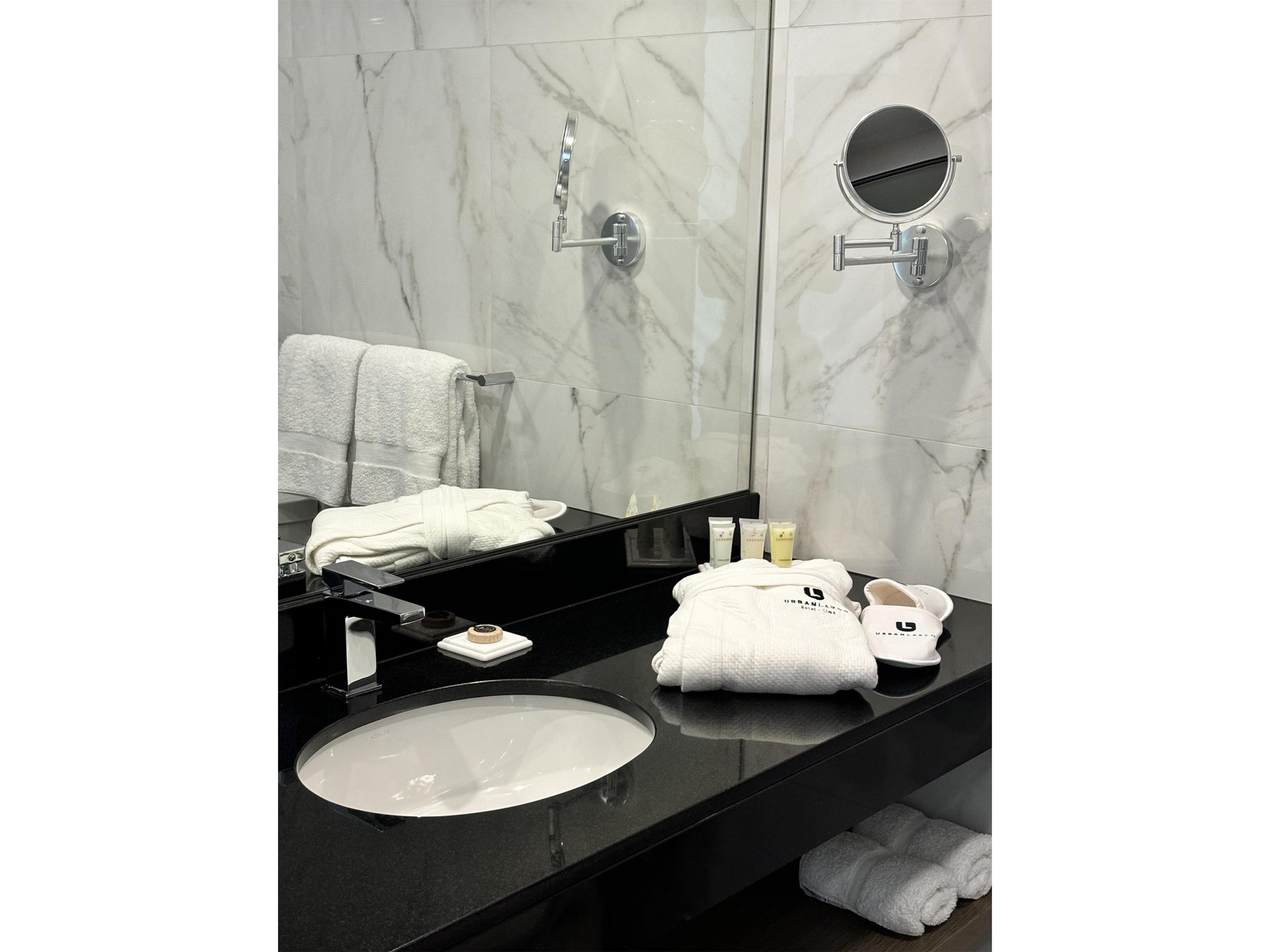 Double Superior King Bed