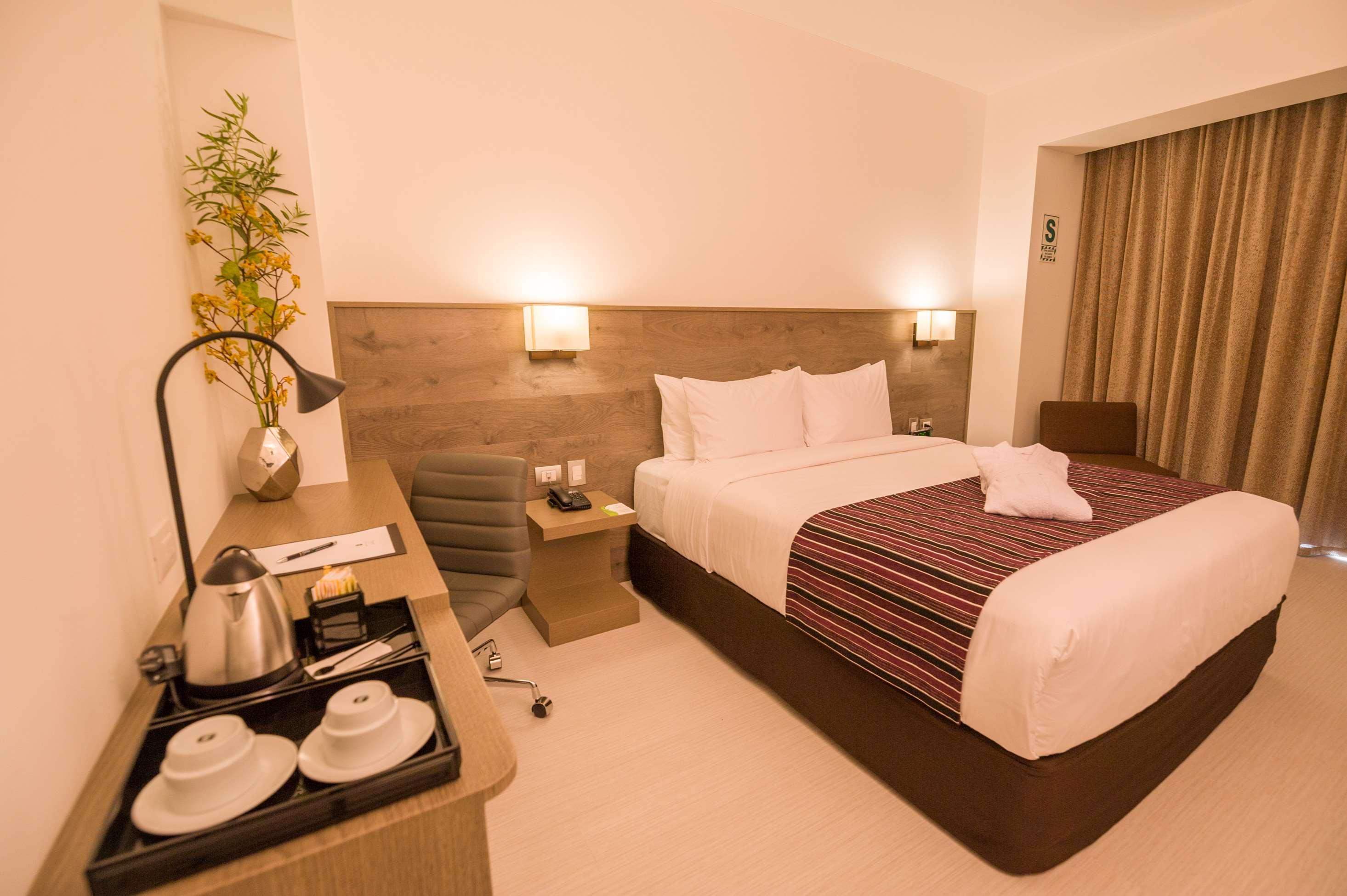 Junior Suite Queen Size Bed