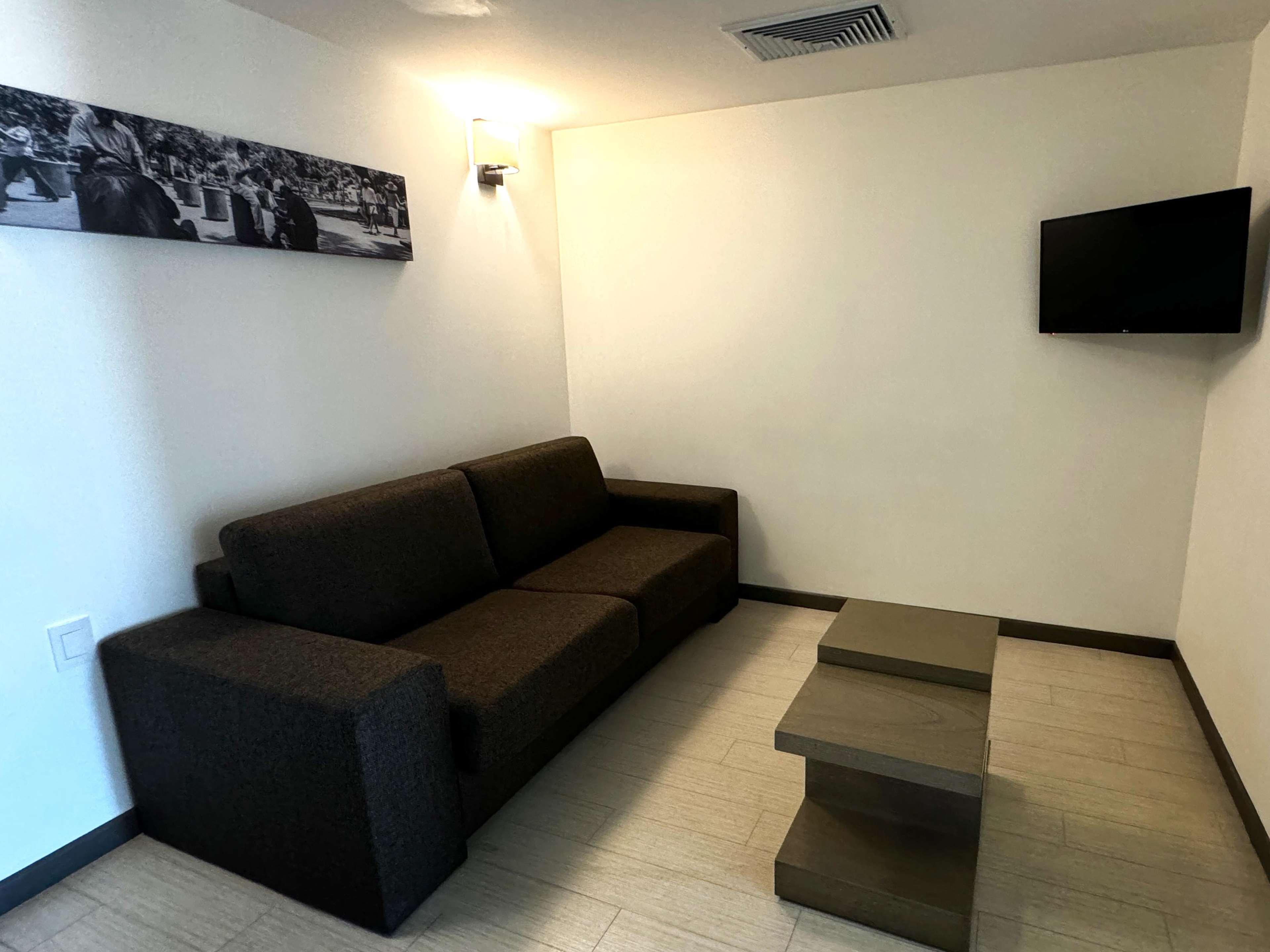 Junior Suite Queen Size Bed