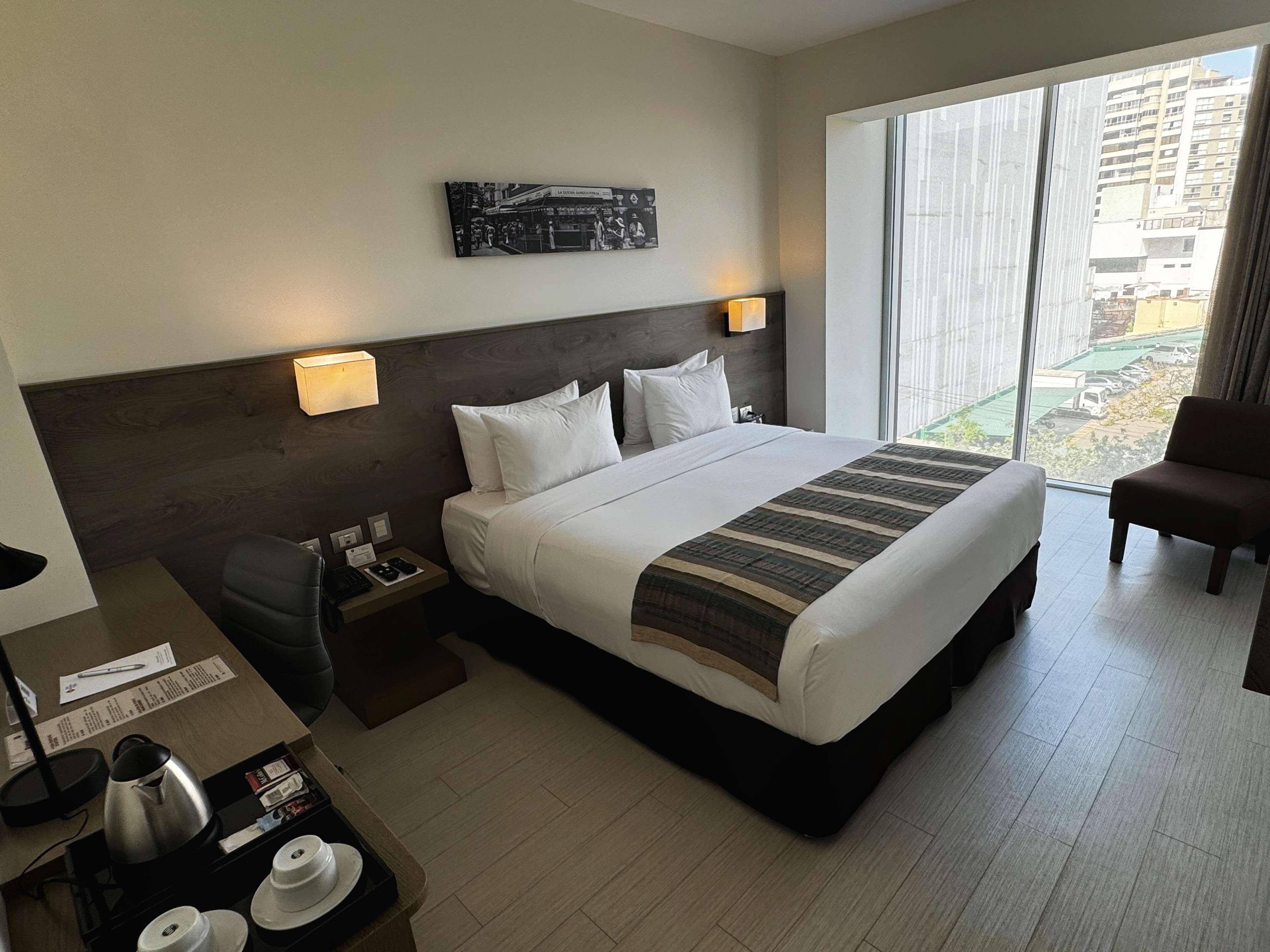 Suite Queen Size Bed