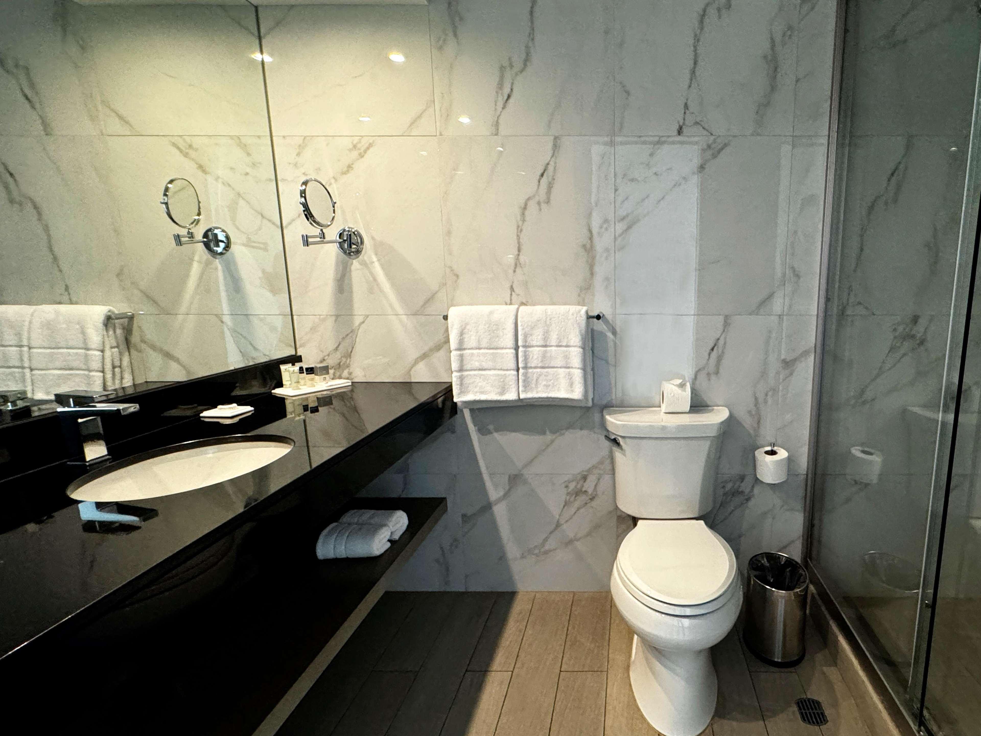 Double Superior Queen Bed